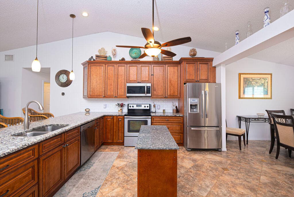 613 SE Dean Terrace, Port St. Lucie, FL 34984 — photo 8 of 43