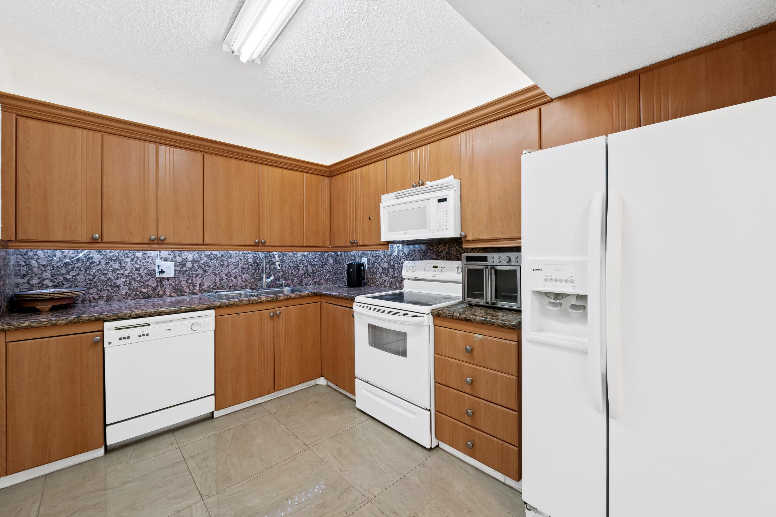 2500 Parkview Drive 615, Hallandale Beach, FL 33009 — photo 6 of 35