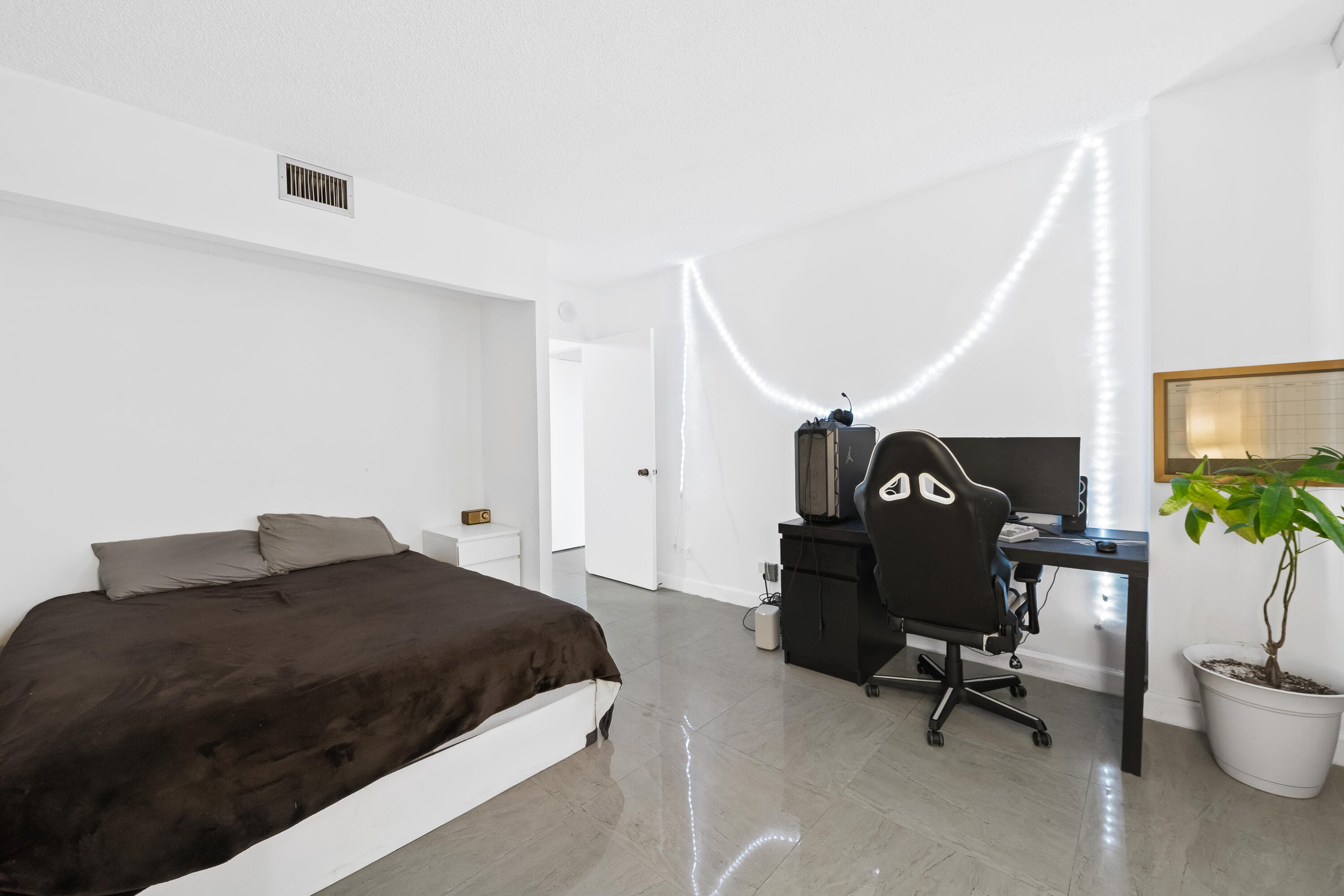 2500 Parkview Drive 615, Hallandale Beach, FL 33009 — photo 17 of 35