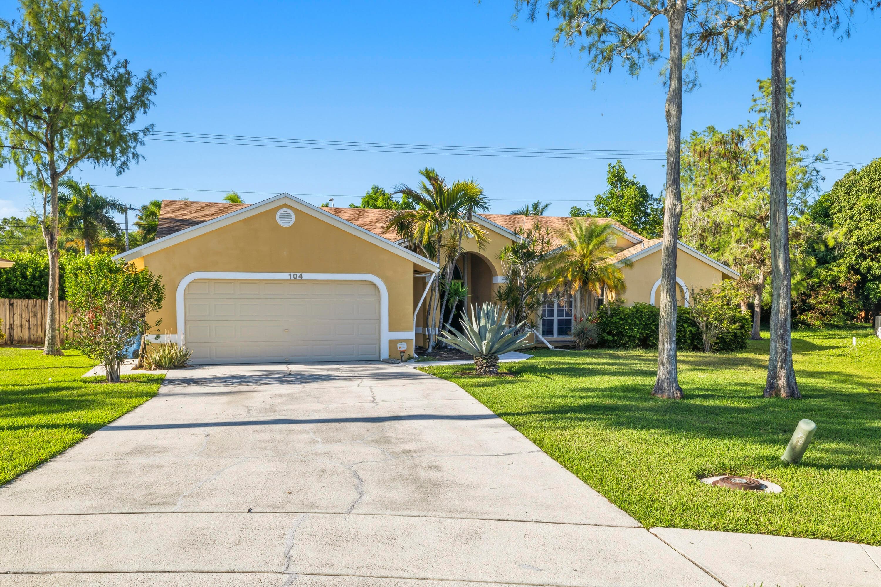 104 Oxford Court, Royal Palm Beach, FL 33411 — photo 2 of 46