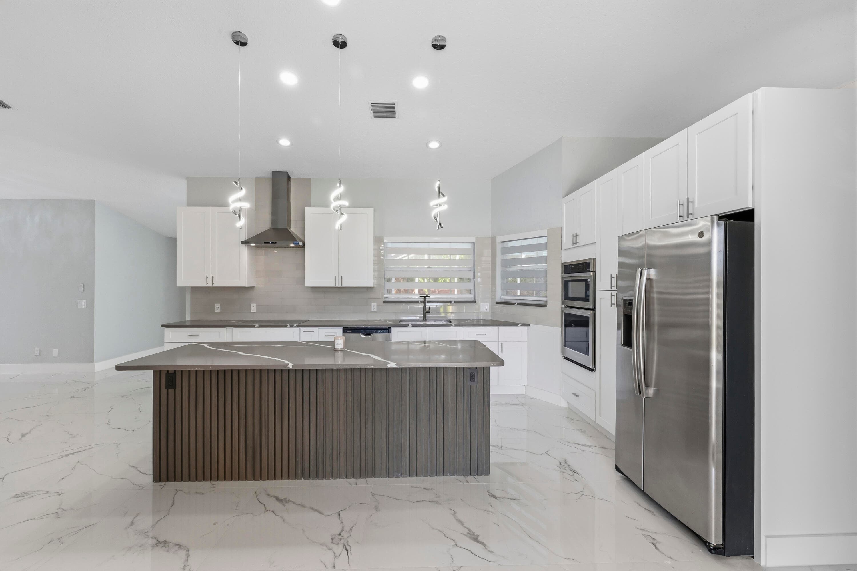 104 Oxford Court, Royal Palm Beach, FL 33411 — photo 8 of 46