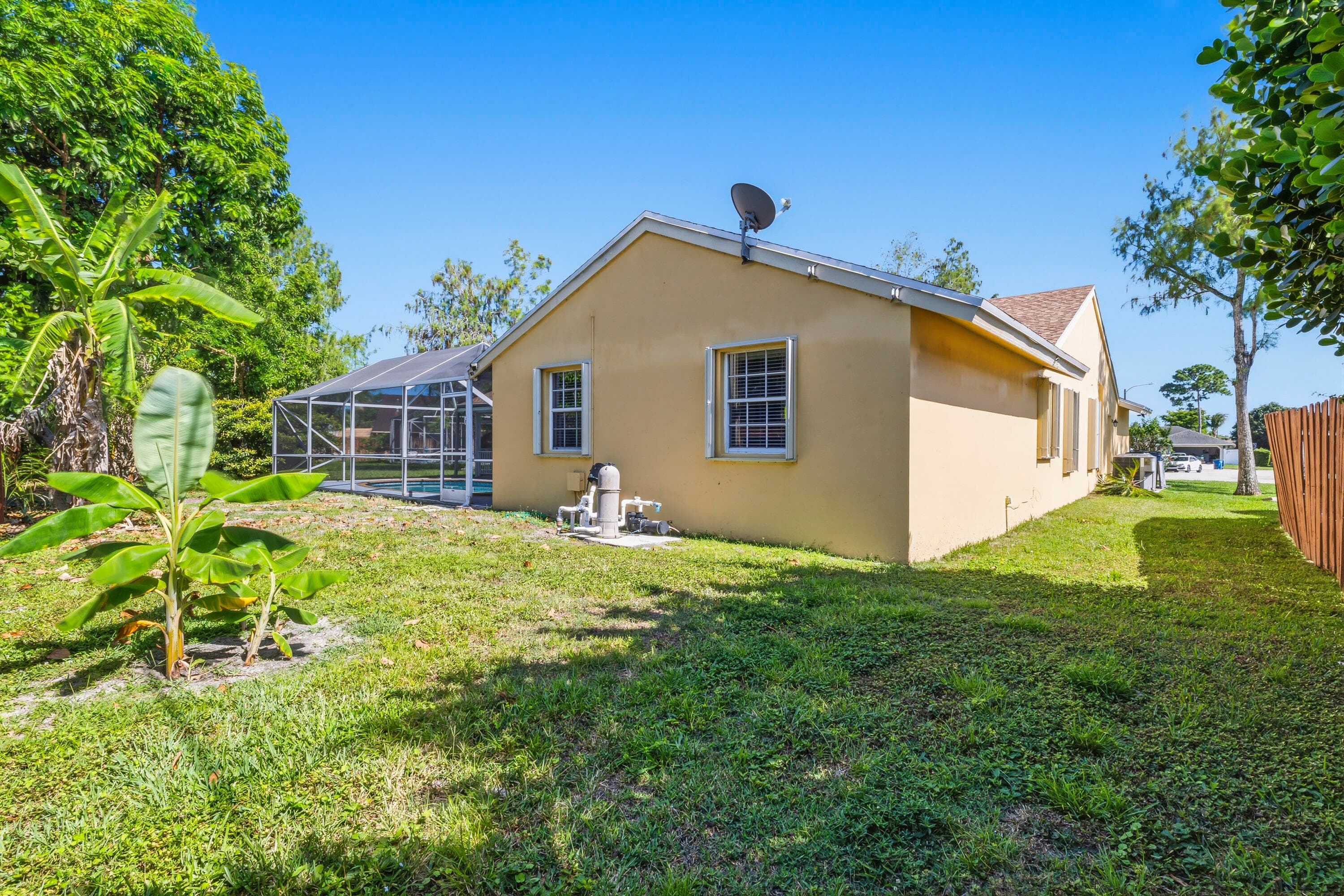 104 Oxford Court, Royal Palm Beach, FL 33411 — photo 40 of 46