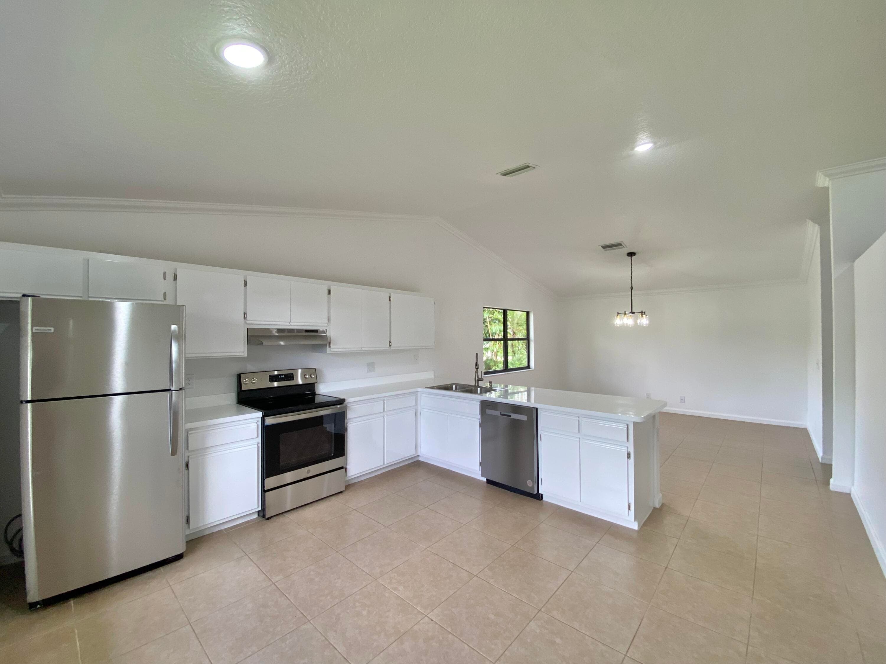 212 Trace Court, Royal Palm Beach, FL 33411 — photo 5 of 32