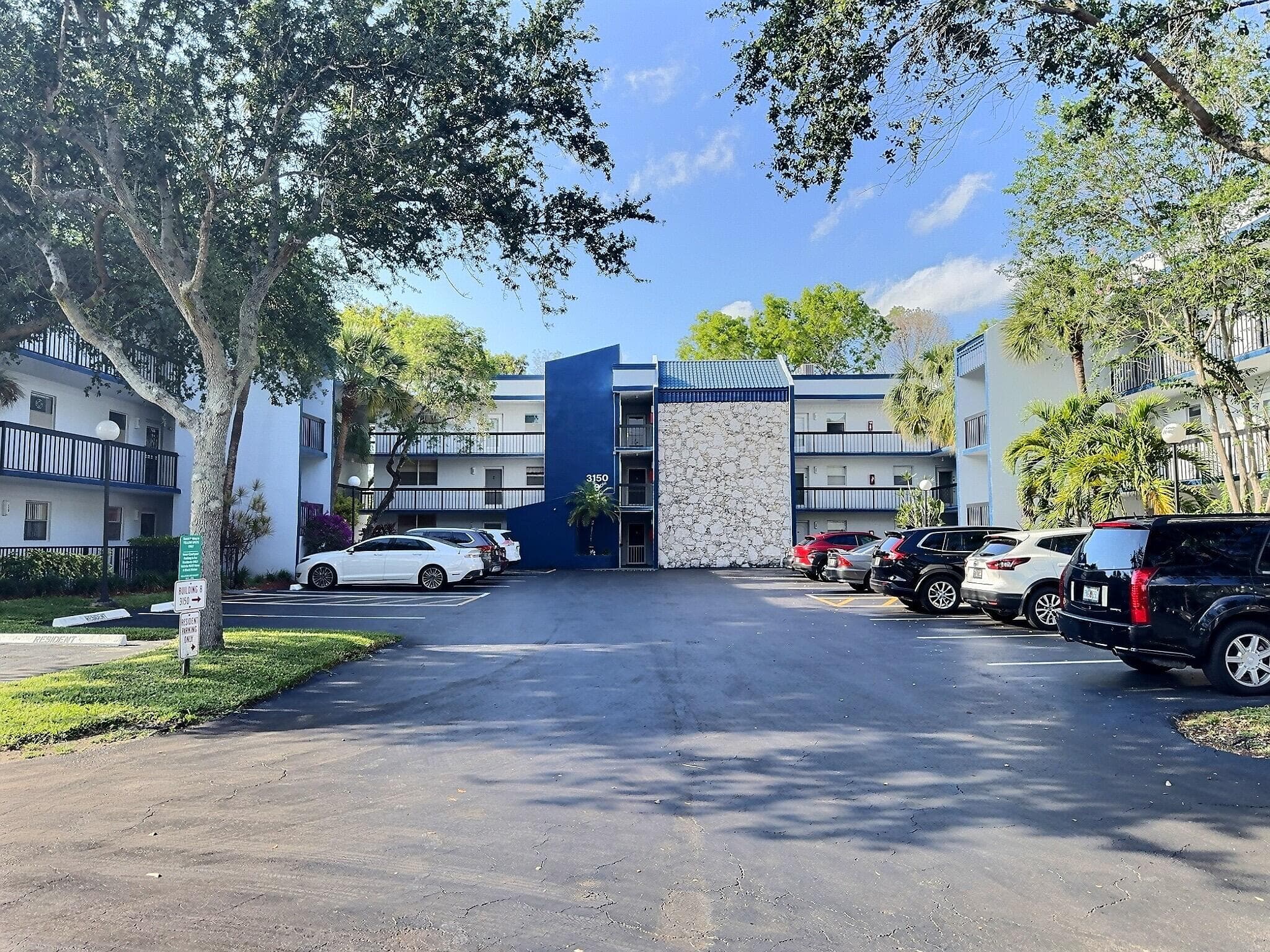 3150 Holiday Springs Boulevard 8-204, Margate, FL 33063 — photo