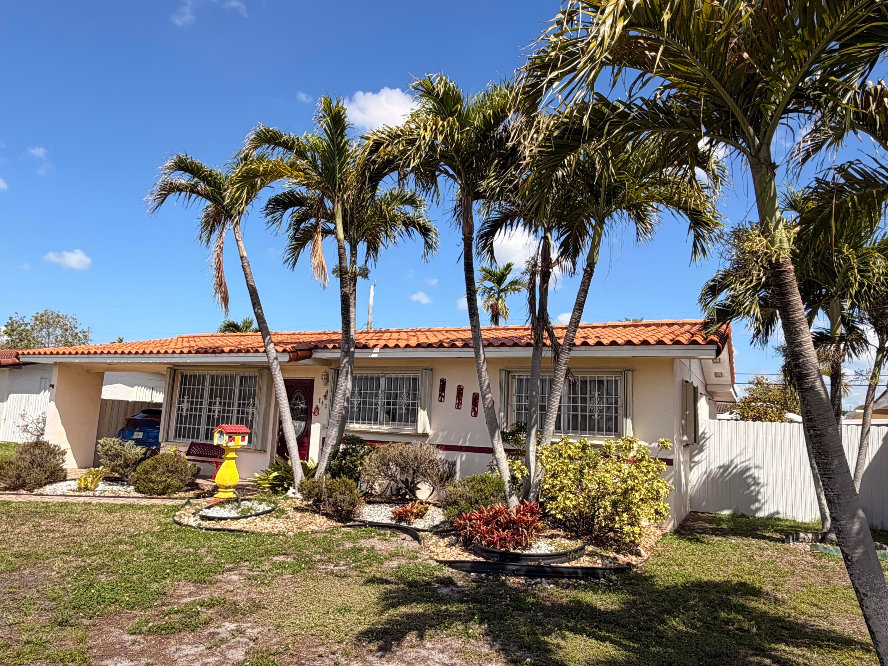 743 W 55th Place, Hialeah, FL 33012 — photo 2 of 13