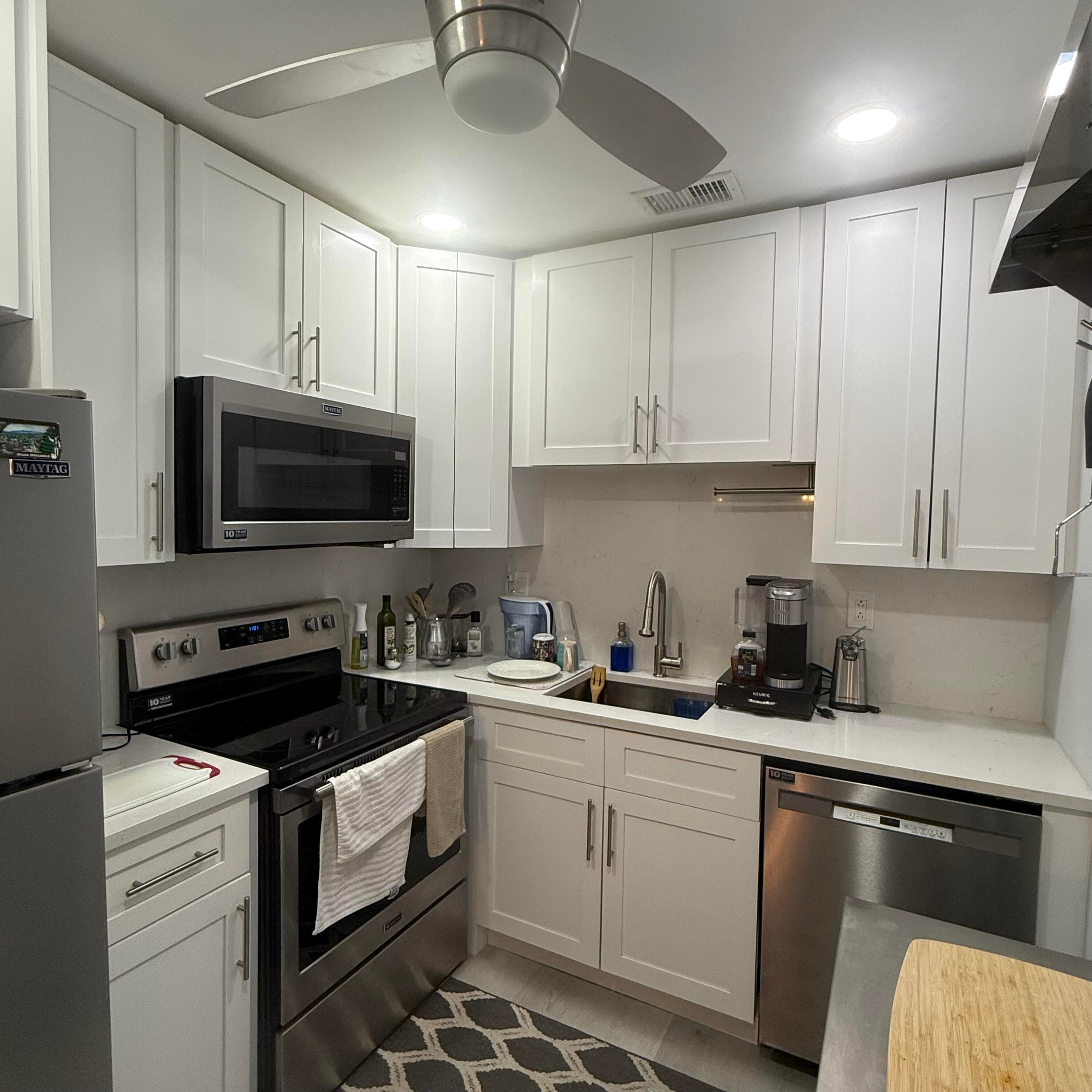 2102 Lake Osborne Drive 20, Lake Worth Beach, FL 33461 — photo 9 of 11