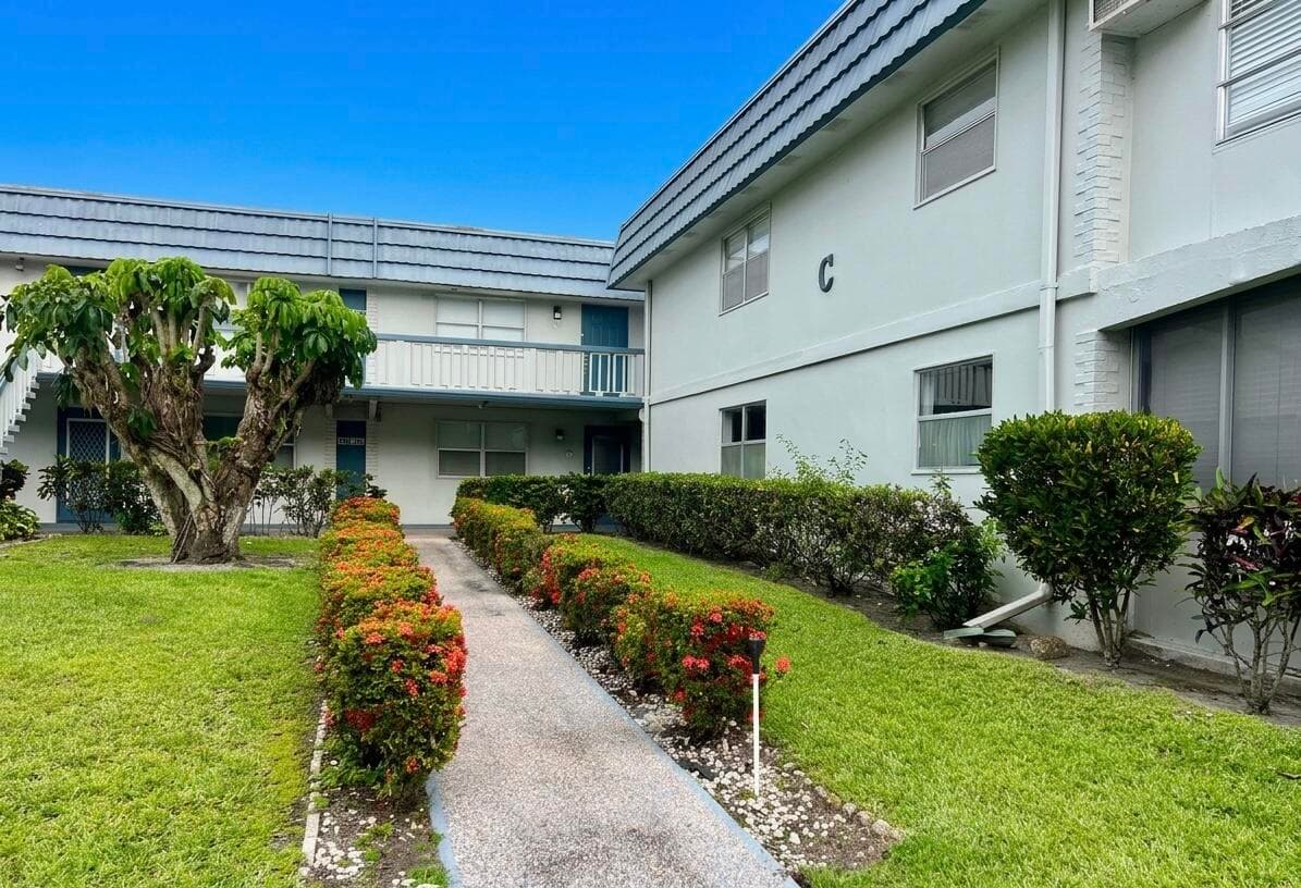 163 Tuscany C, Delray Beach, FL 33446 — photo 1 of 21