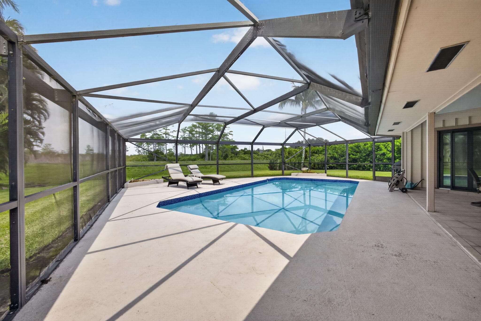 19 Dunbar Road, Palm Beach Gardens, FL 33418 — photo 33 of 55