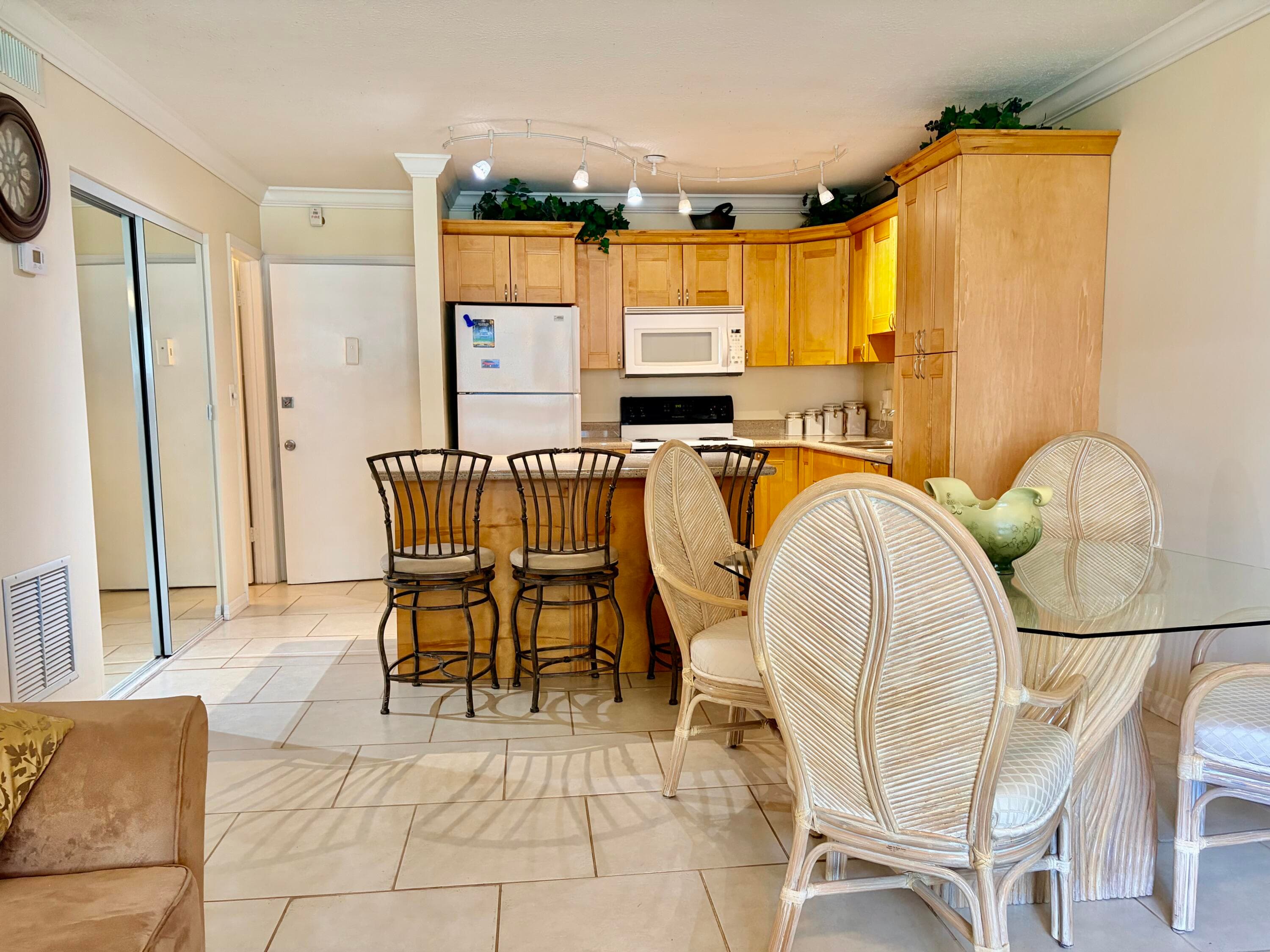 1560 Mckinley Street 115w, Hollywood, FL 33020 — photo 4 of 21