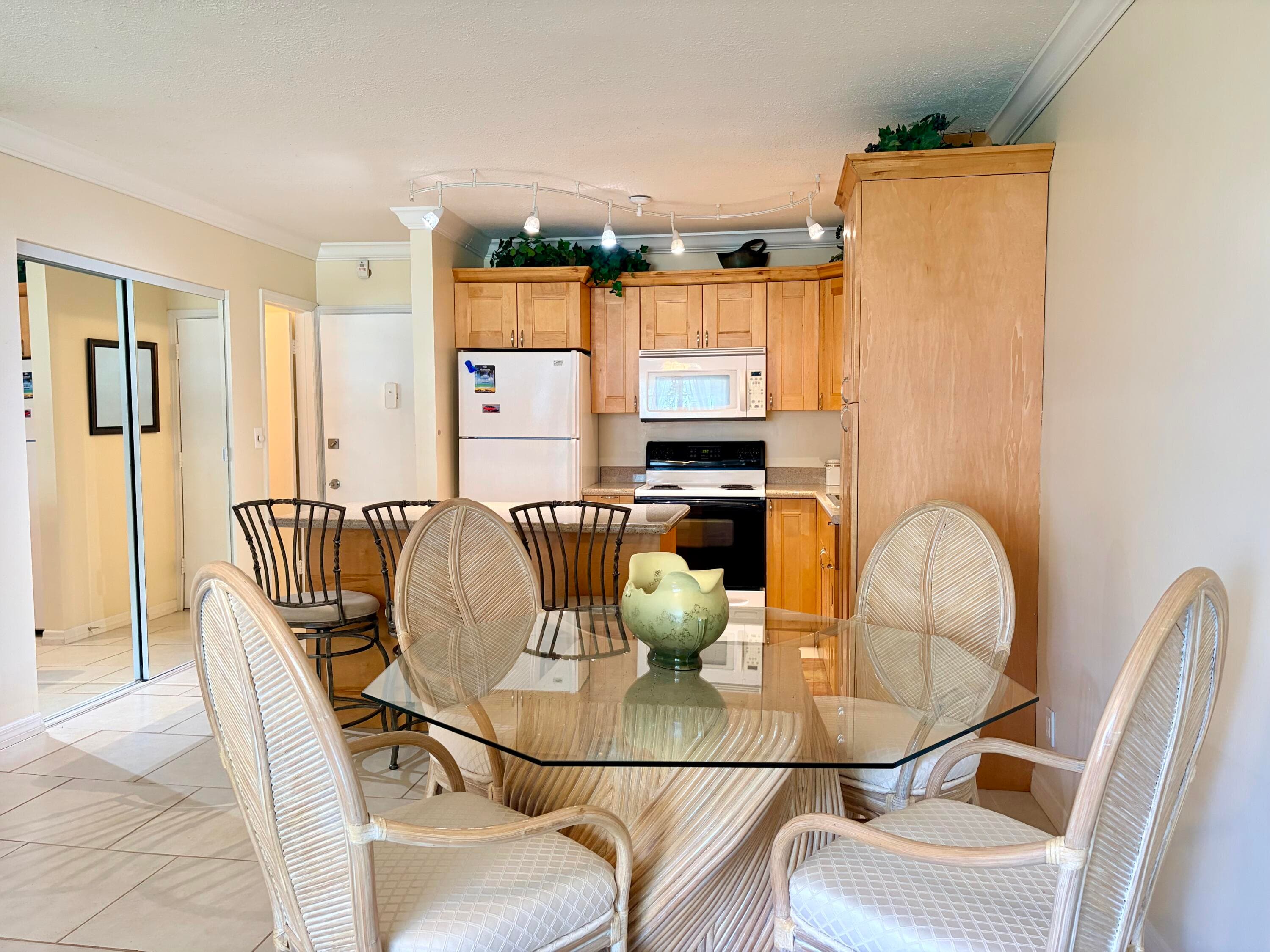 1560 Mckinley Street 115w, Hollywood, FL 33020 — photo 6 of 21