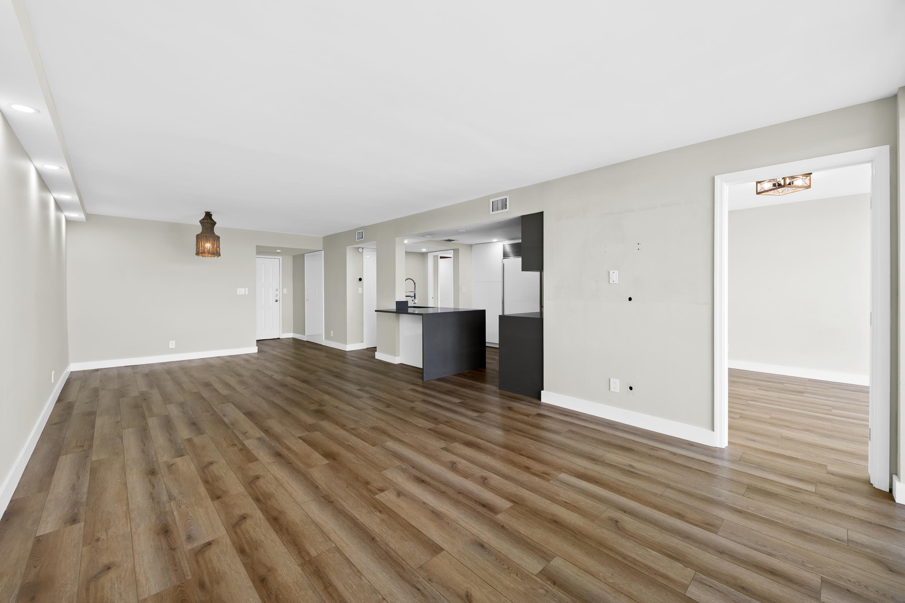 600 Parkview Drive 1029, Hallandale Beach, FL 33009 — photo 10 of 45