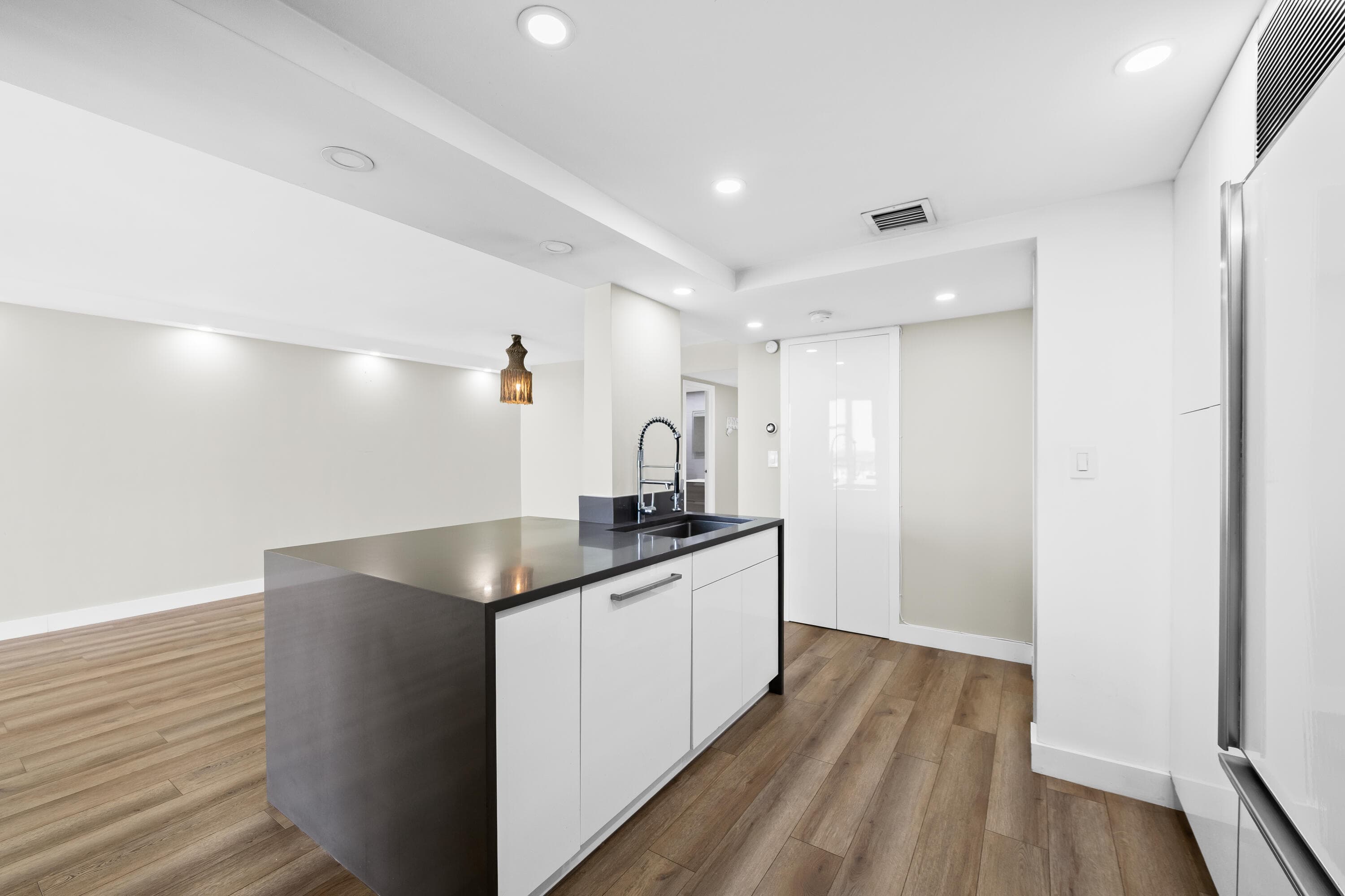 600 Parkview Drive 1029, Hallandale Beach, FL 33009 — photo 4 of 45