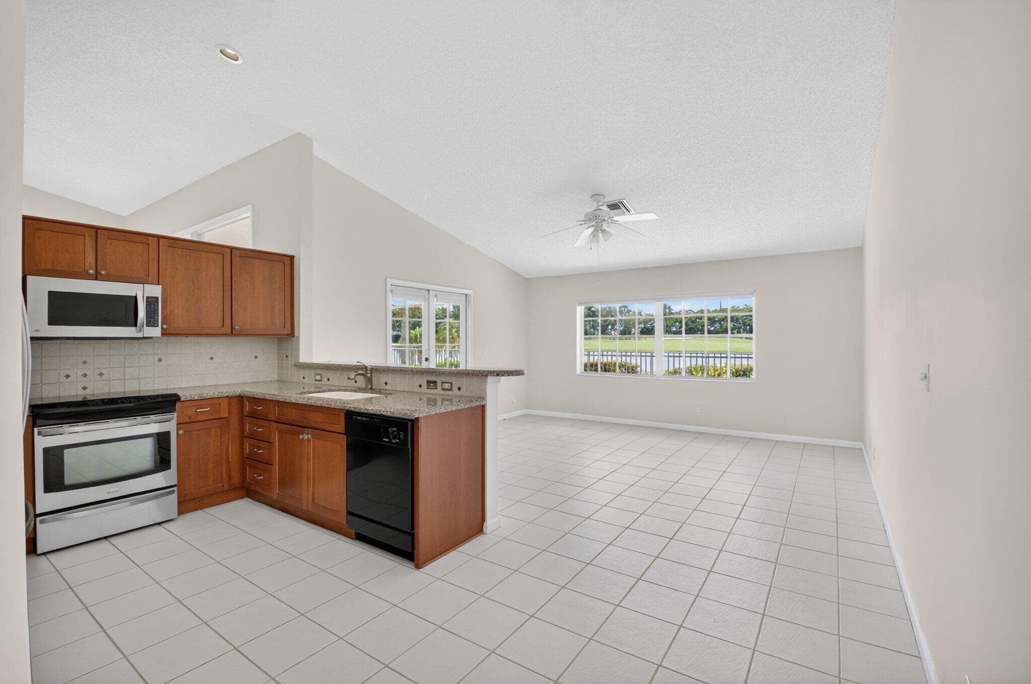6180 Golf Villas Drive, Boynton Beach, FL 33437 — photo 10 of 40