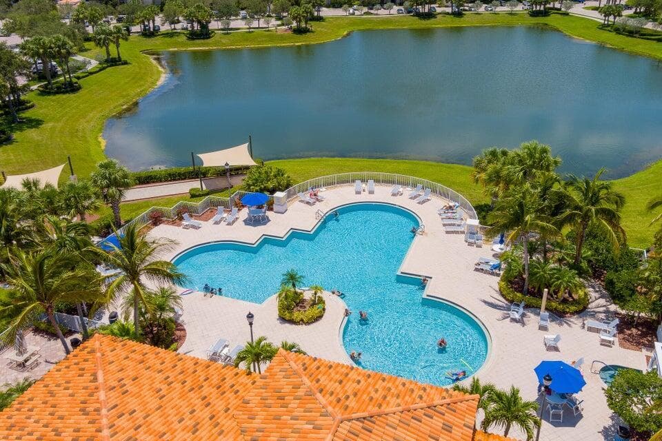 12 Harbour Isle Drive W 204, Fort Pierce, FL 34949 — photo 27 of 30