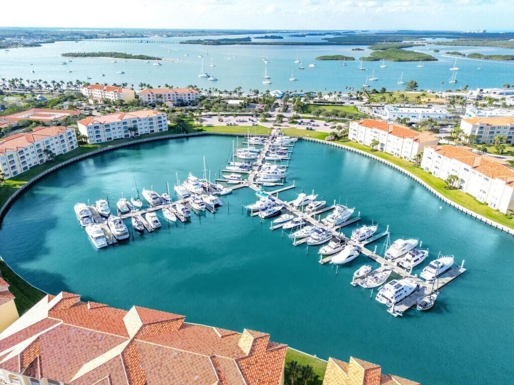 12 Harbour Isle Drive W 204, Fort Pierce, FL 34949 — photo 5 of 30