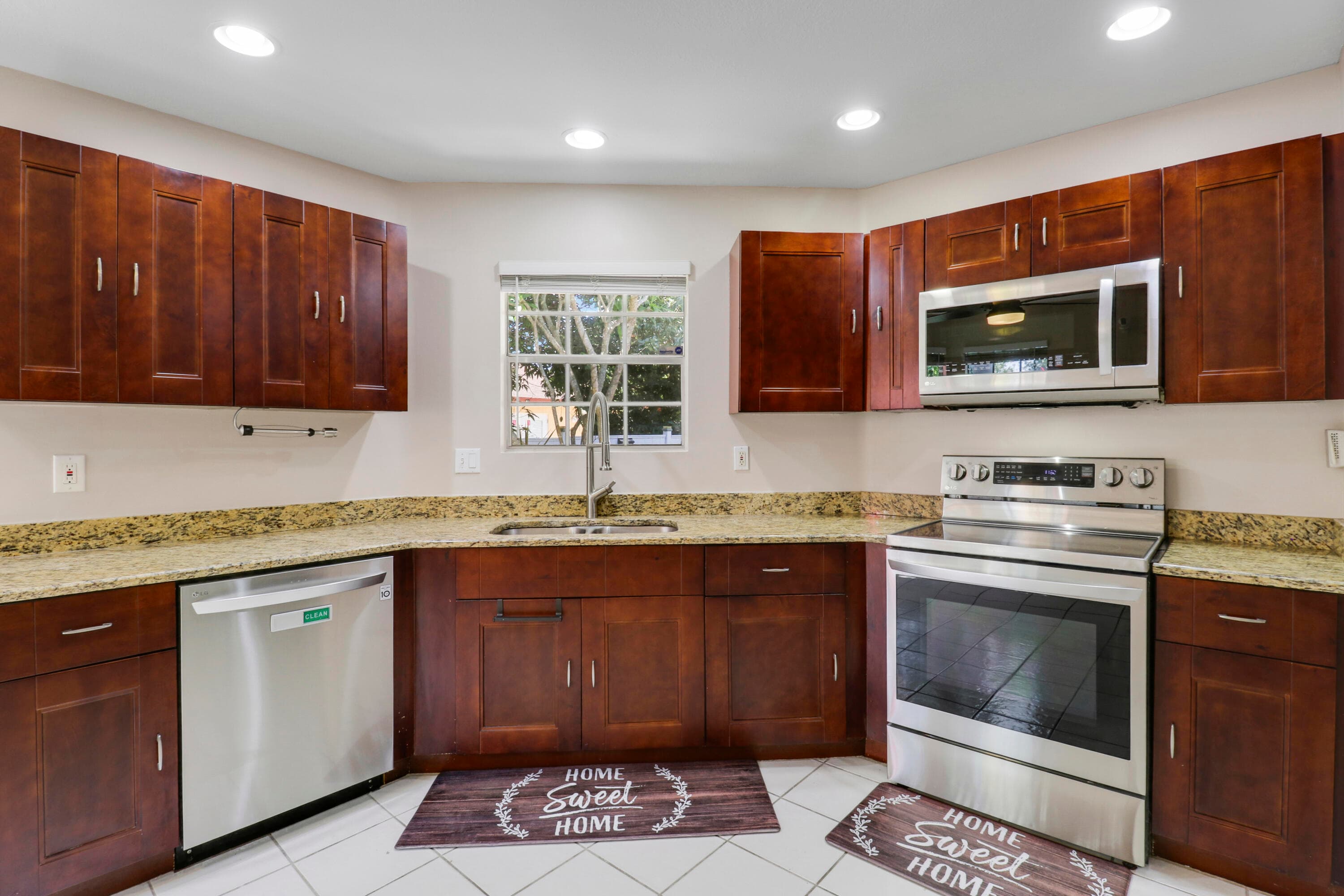 1437 Dandelion Lane, West Palm Beach, FL 33415 — photo 10 of 43