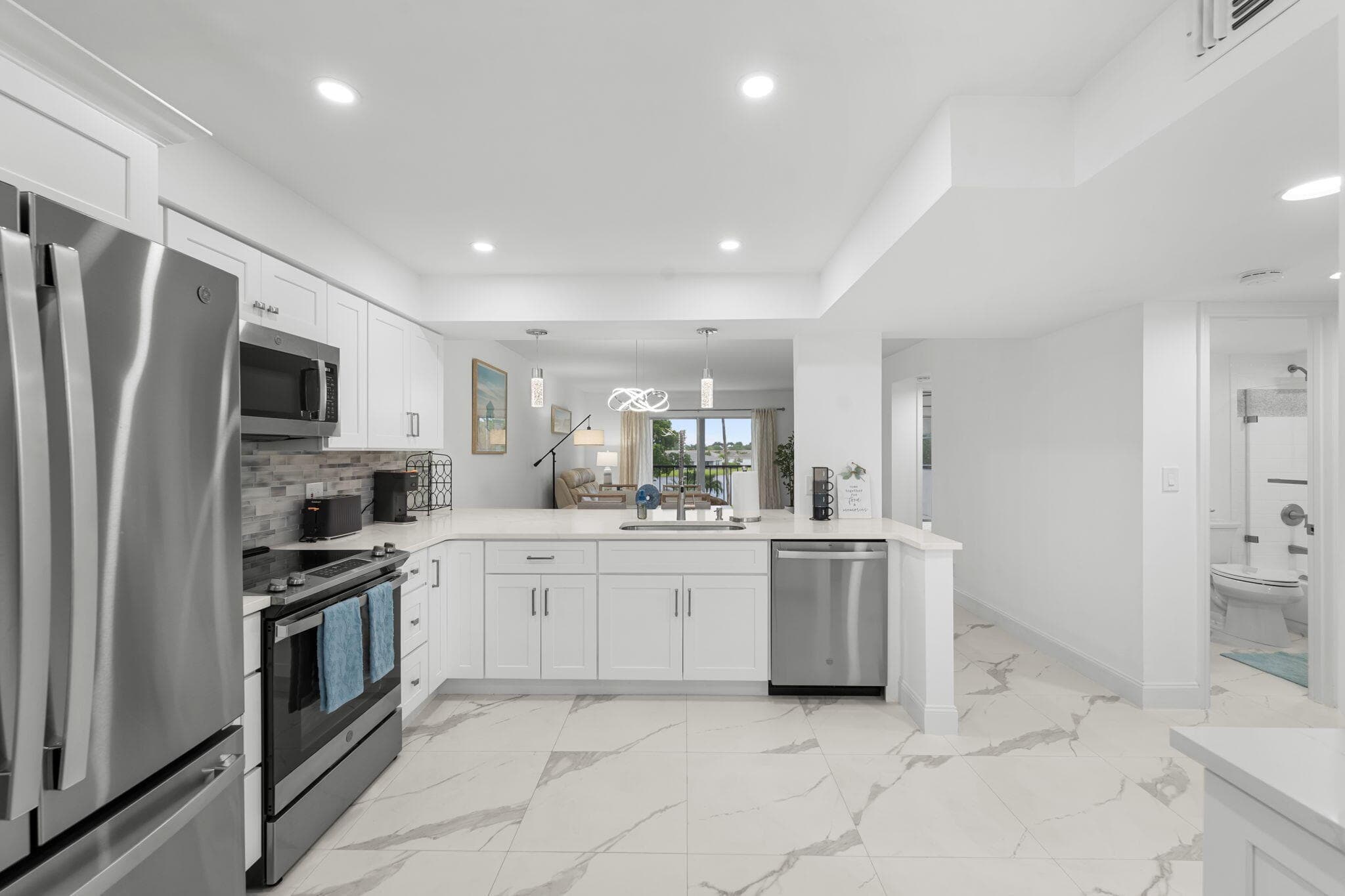 6936 Huntington Lane 302, Delray Beach, FL 33446 — photo 1 of 42