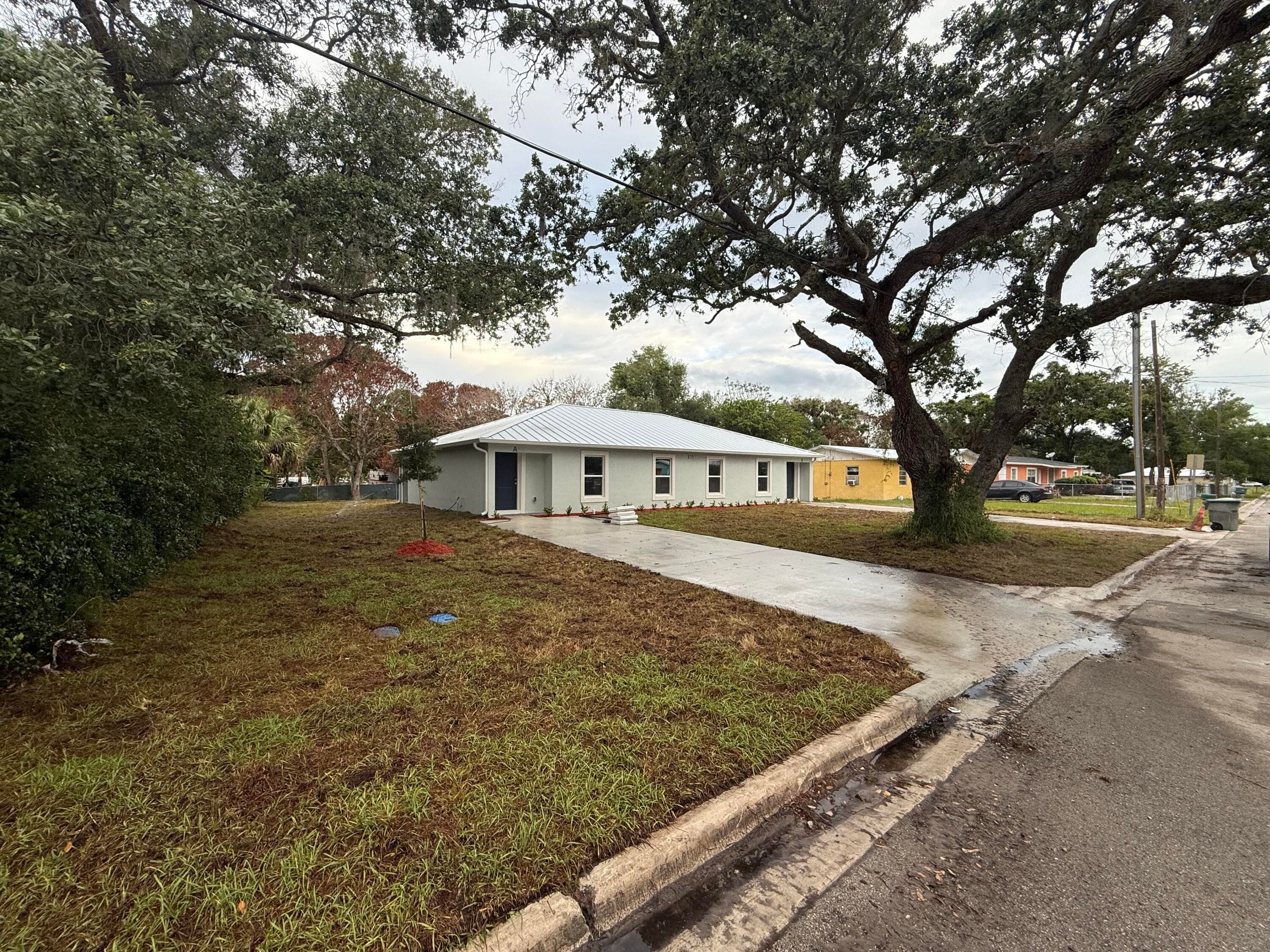 311 N 16th Street, Fort Pierce, FL 34950 — photo 1 of 1