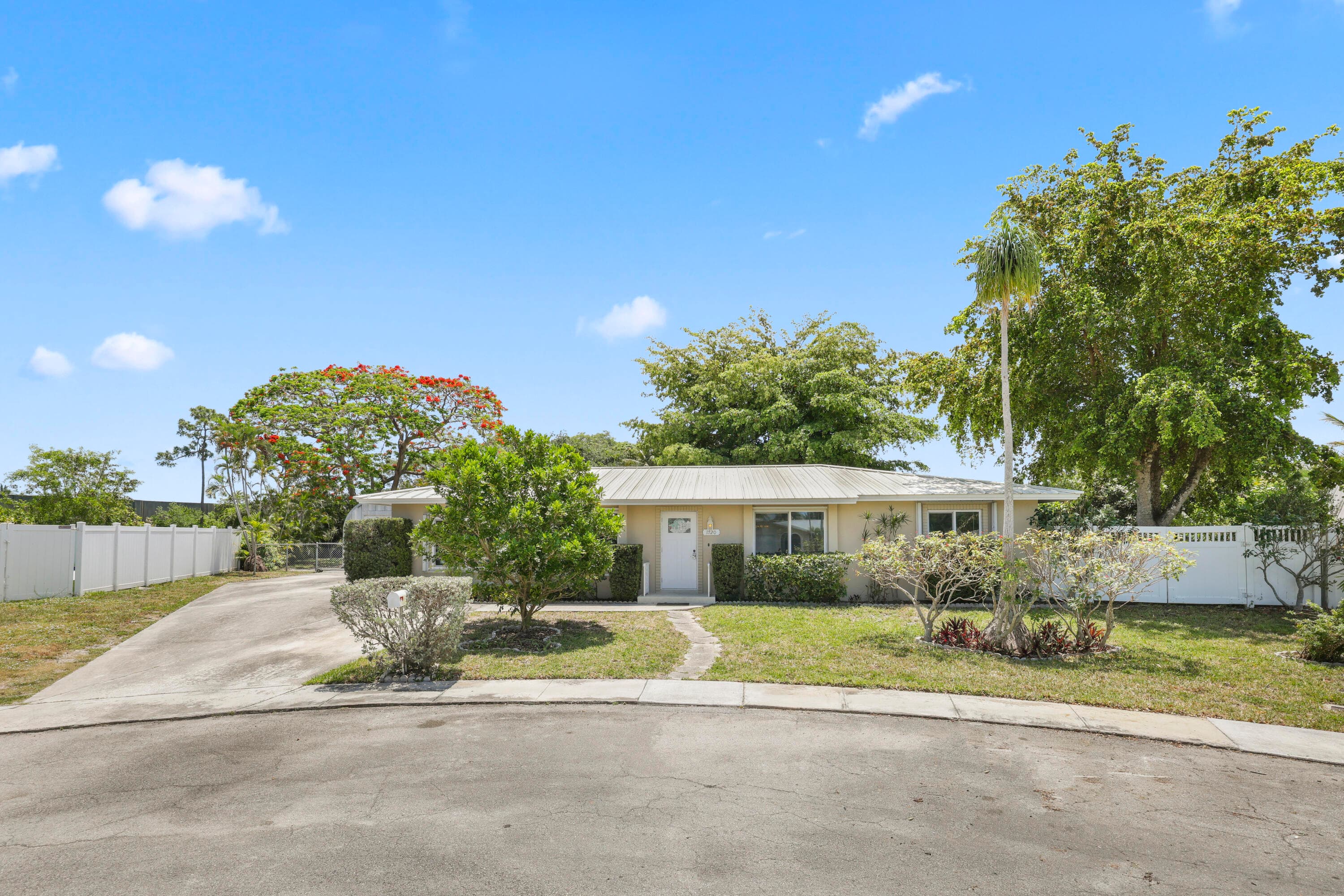 1720 SW 10th Street, Boca Raton, FL 33486 — photo 2 of 57