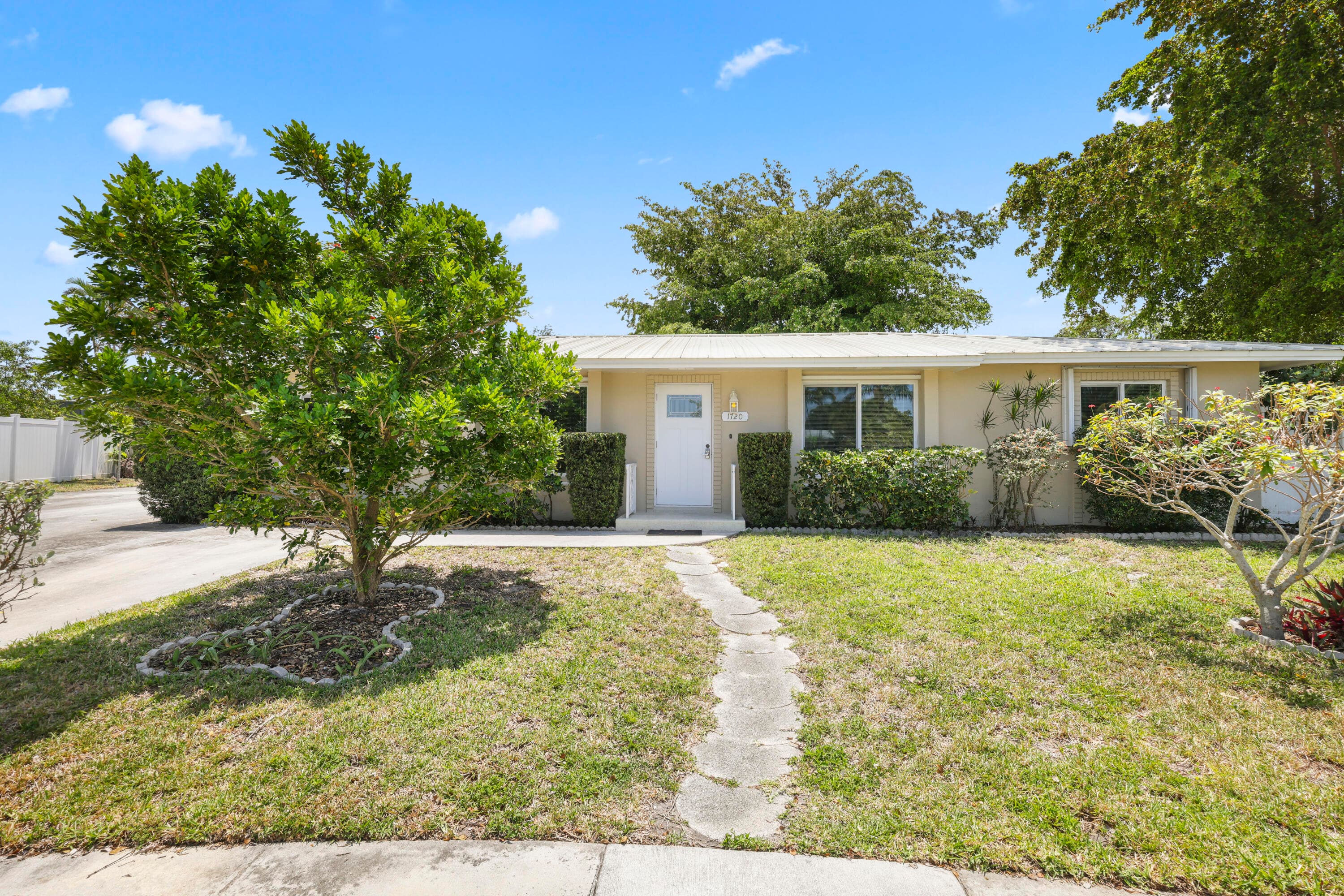 1720 SW 10th Street, Boca Raton, FL 33486 — photo 1 of 57