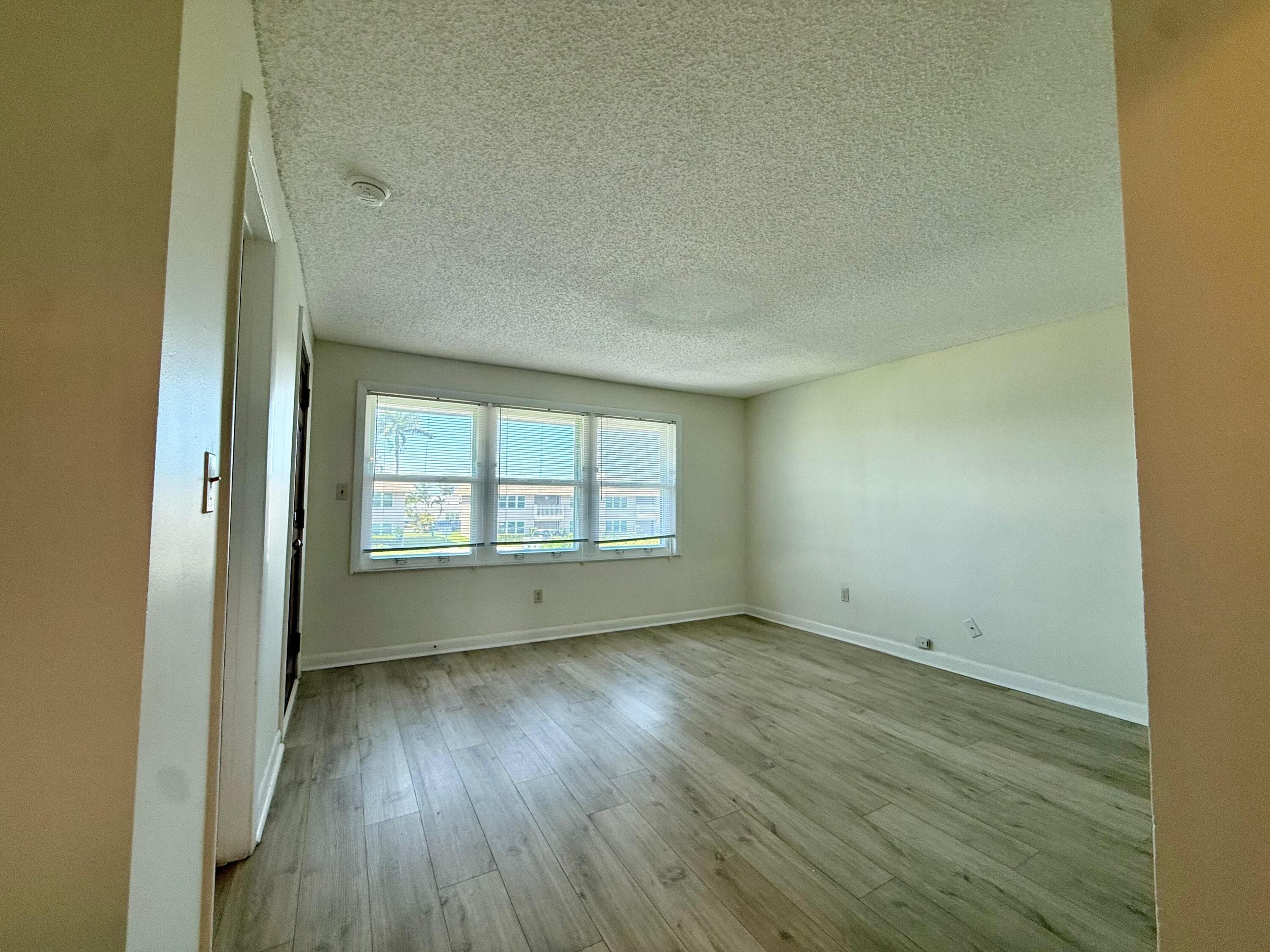 323 Gulfstream Road, Dania Beach, FL 33004 — photo 10 of 22