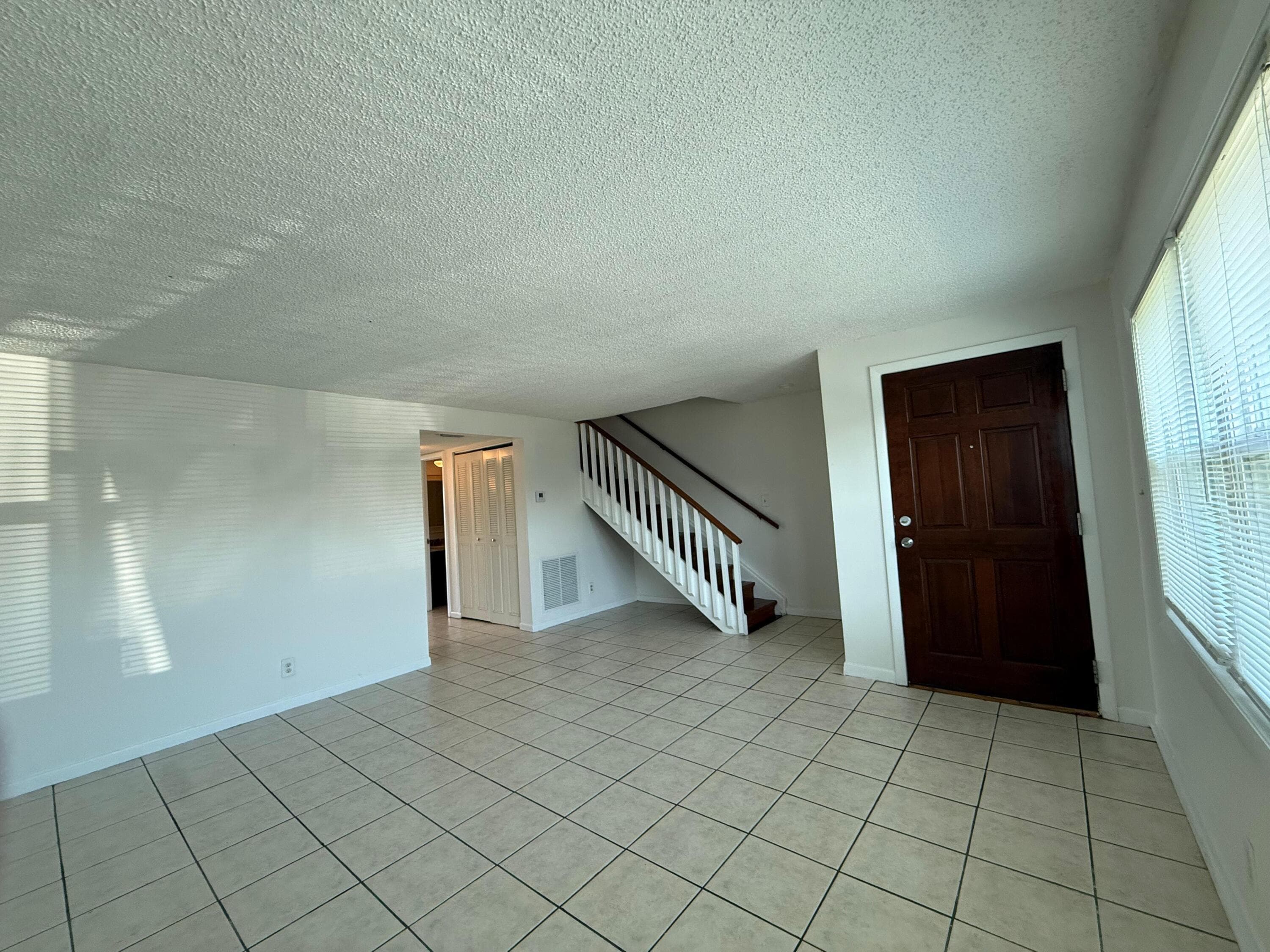 347 Gulfstream Road, Dania Beach, FL 33004 — photo 4 of 18