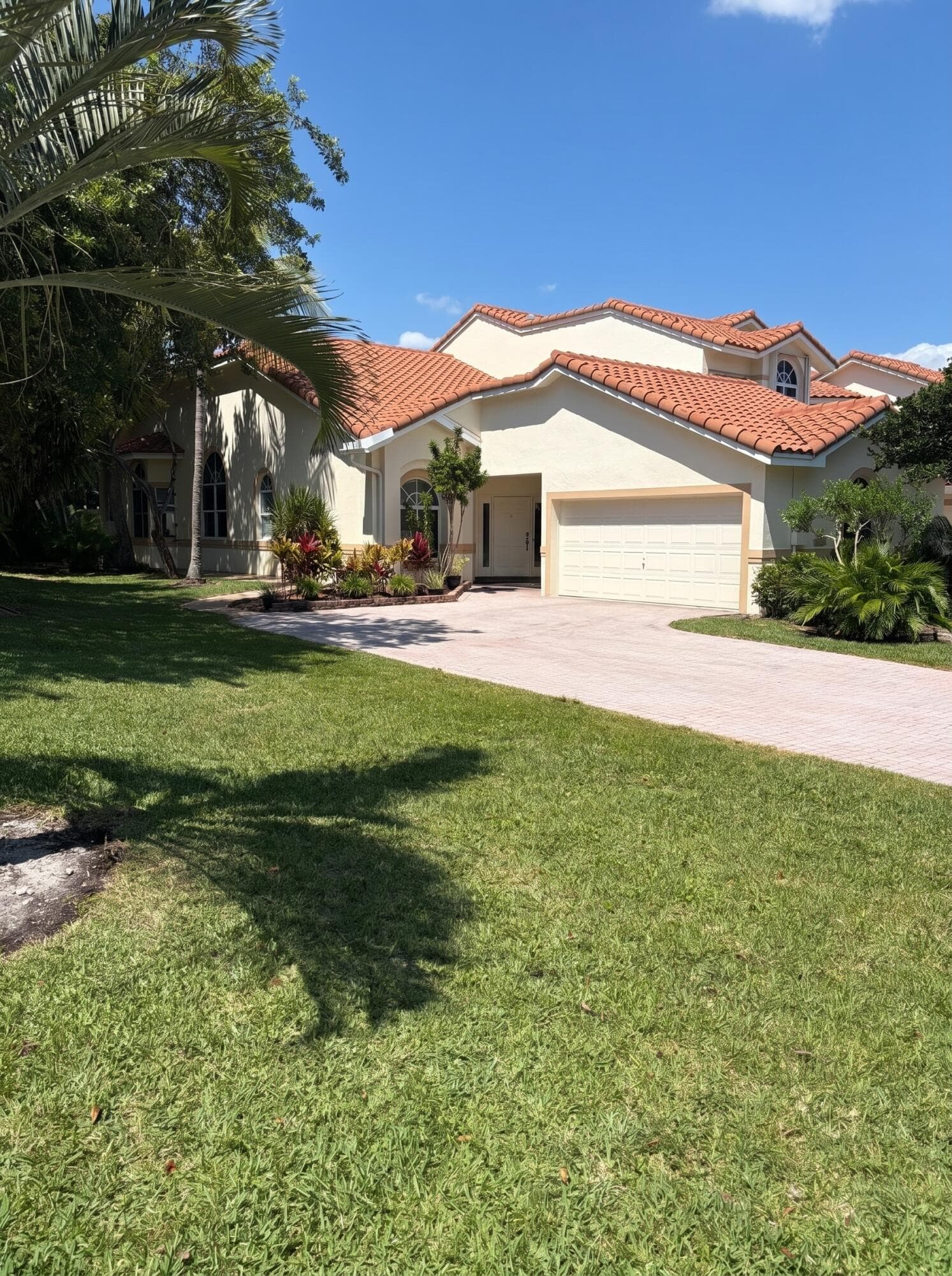 521 W Palm Aire Drive, Pompano Beach, FL 33069 — photo 1 of 35