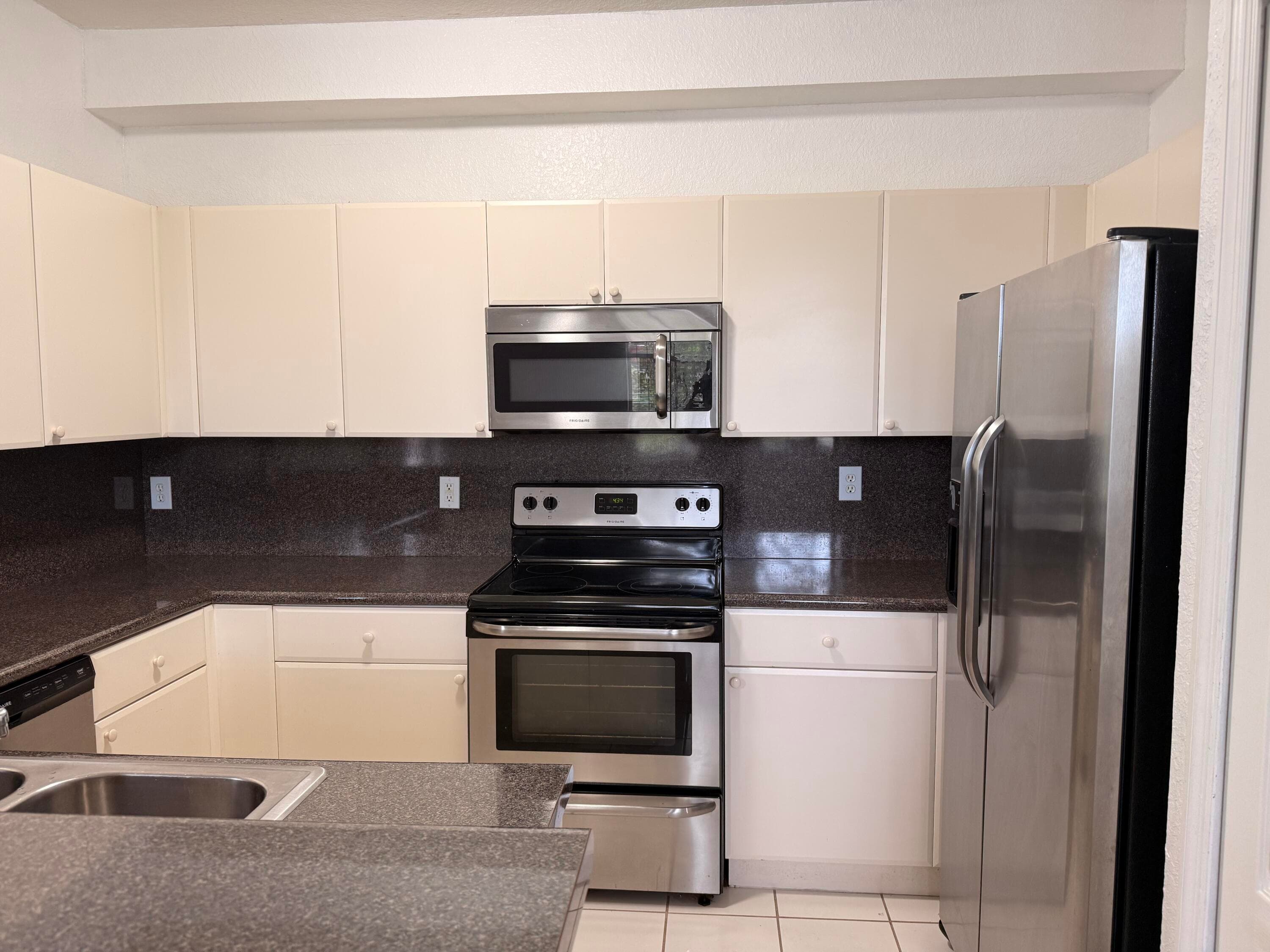 Townhouse in Plantation — photo 10 of 11