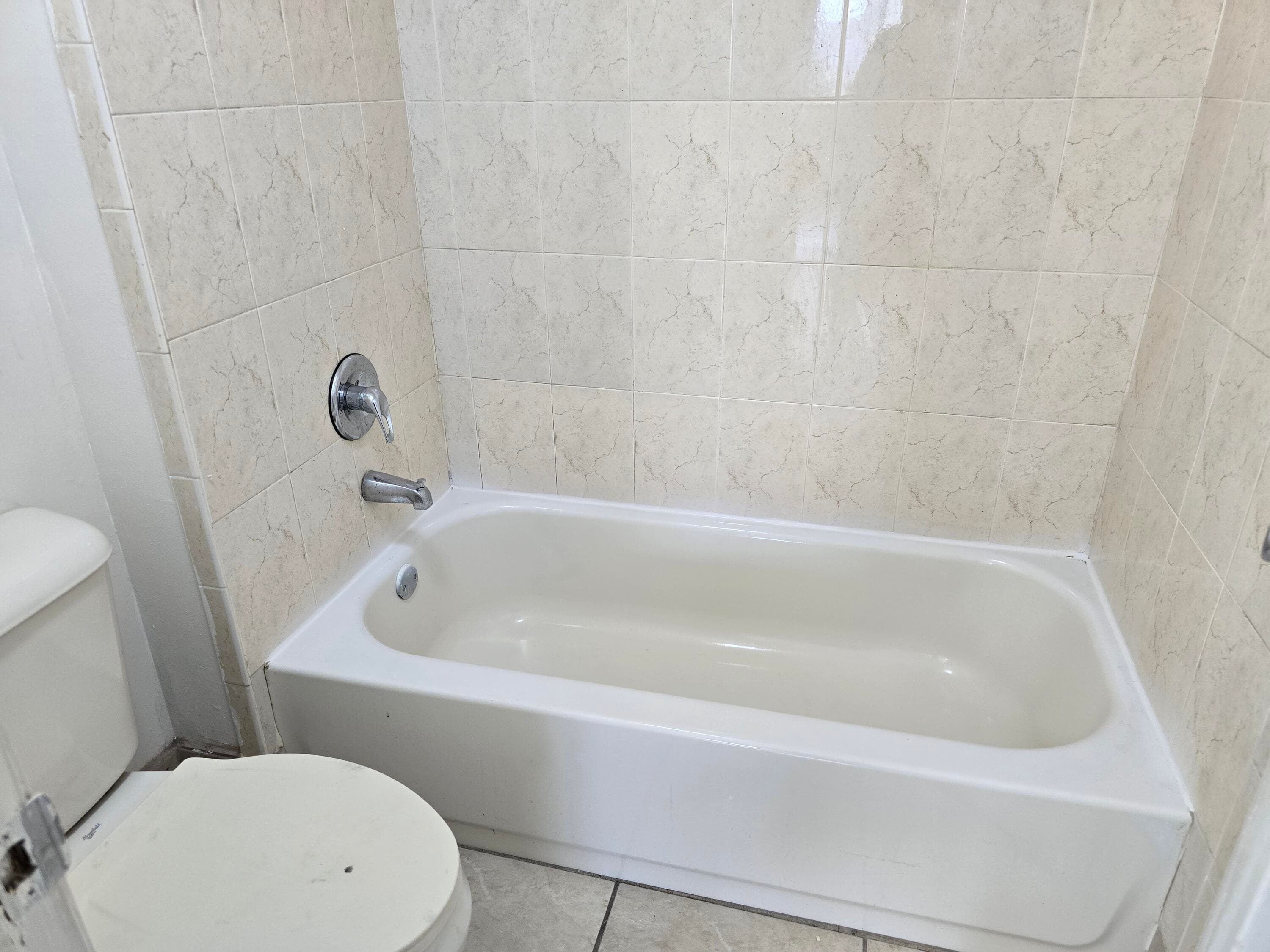 711 N Pine Island Road 213, Plantation, FL 33324 — photo 17 of 18