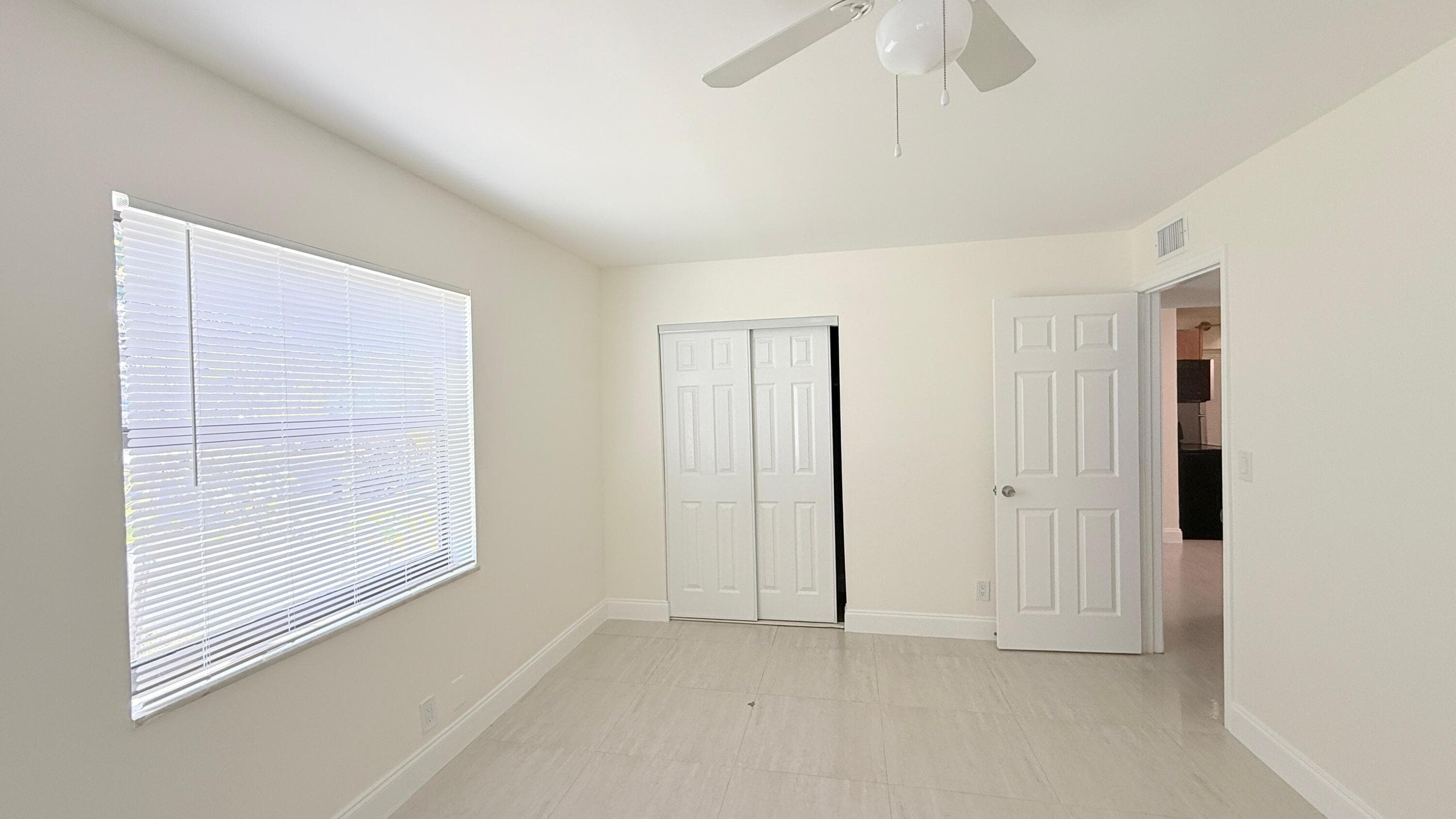 607 NE 29th Drive 17, Wilton Manors, FL 33334 — photo 7 of 8