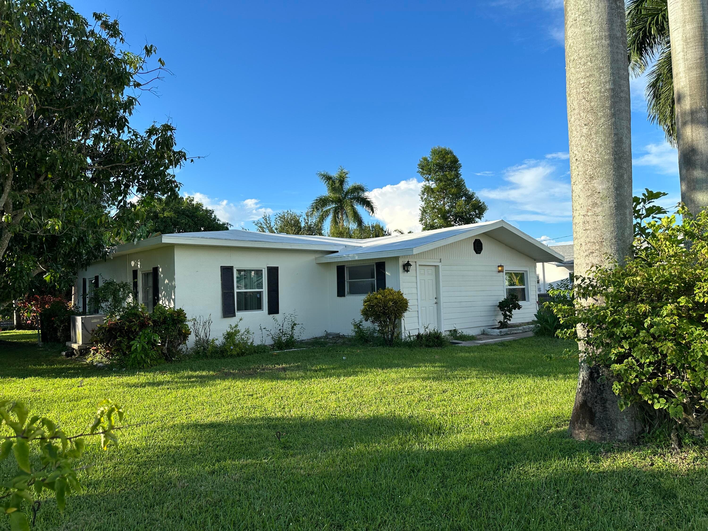 84 E North Shore Avenue, North Fort Myers, FL 33917 — photo 13 of 21