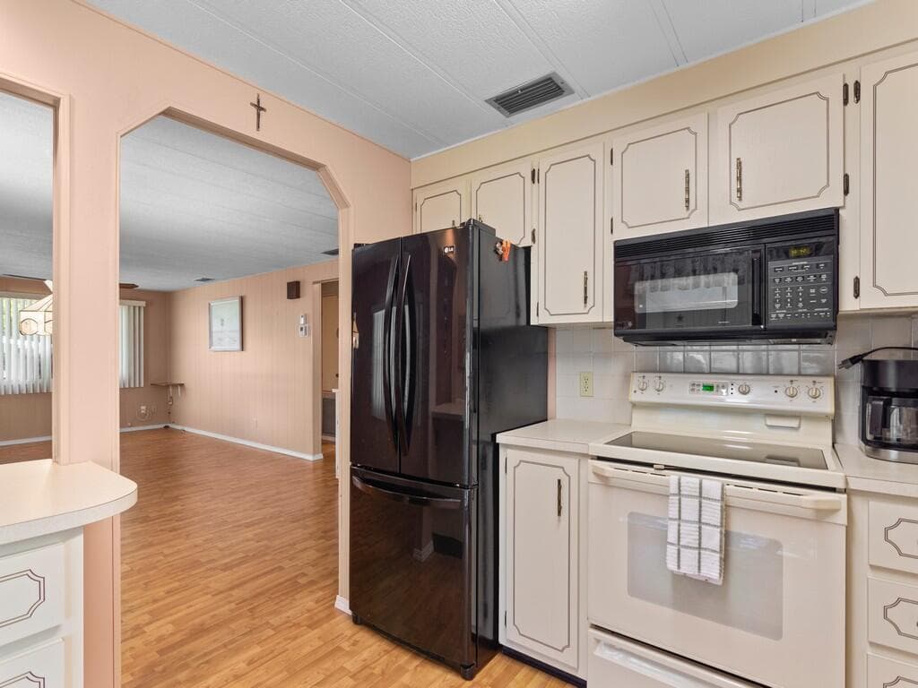 264 NE Cameo Way, Jensen Beach, FL 34957 — photo 25 of 34