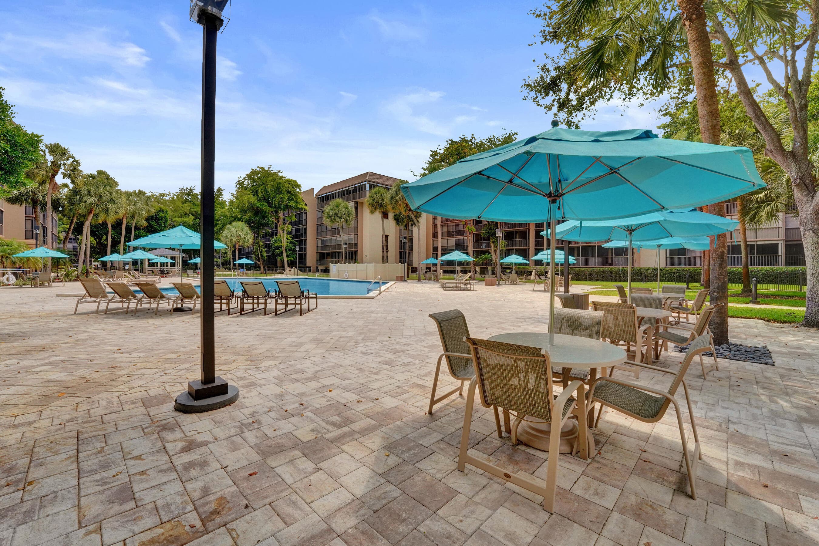 2802 N 46th Avenue B620, Hollywood, FL 33021 — photo 5 of 82
