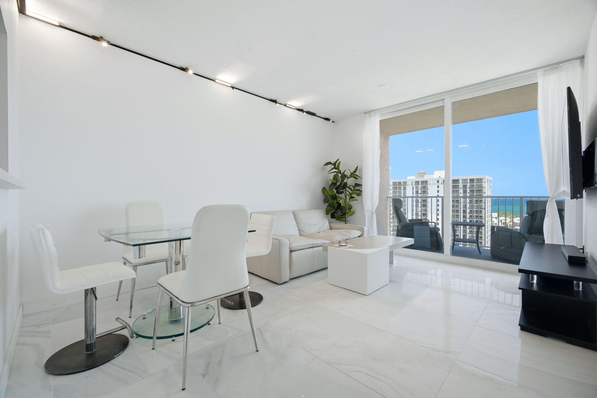 3020 NE 32nd Avenue 1407, Fort Lauderdale, FL 33308 — photo 3 of 32