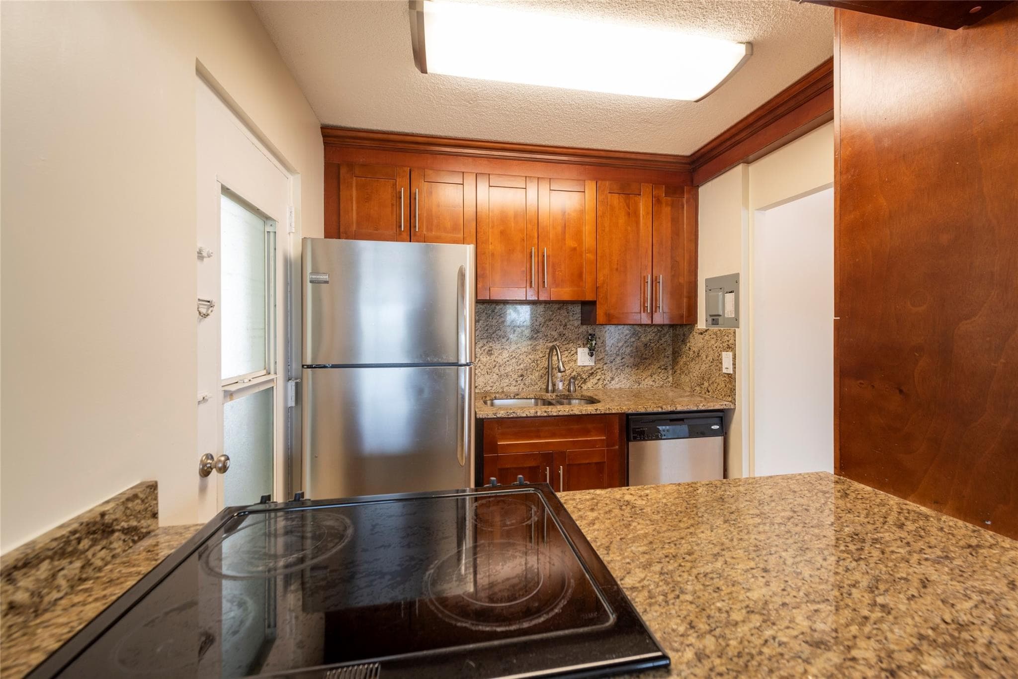 2555 NE 11th Street 302, Fort Lauderdale, FL 33304 — photo 4 of 21