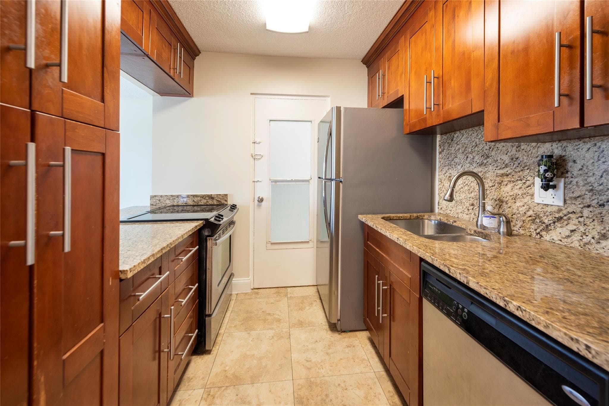 2555 NE 11th Street 302, Fort Lauderdale, FL 33304 — photo 5 of 21