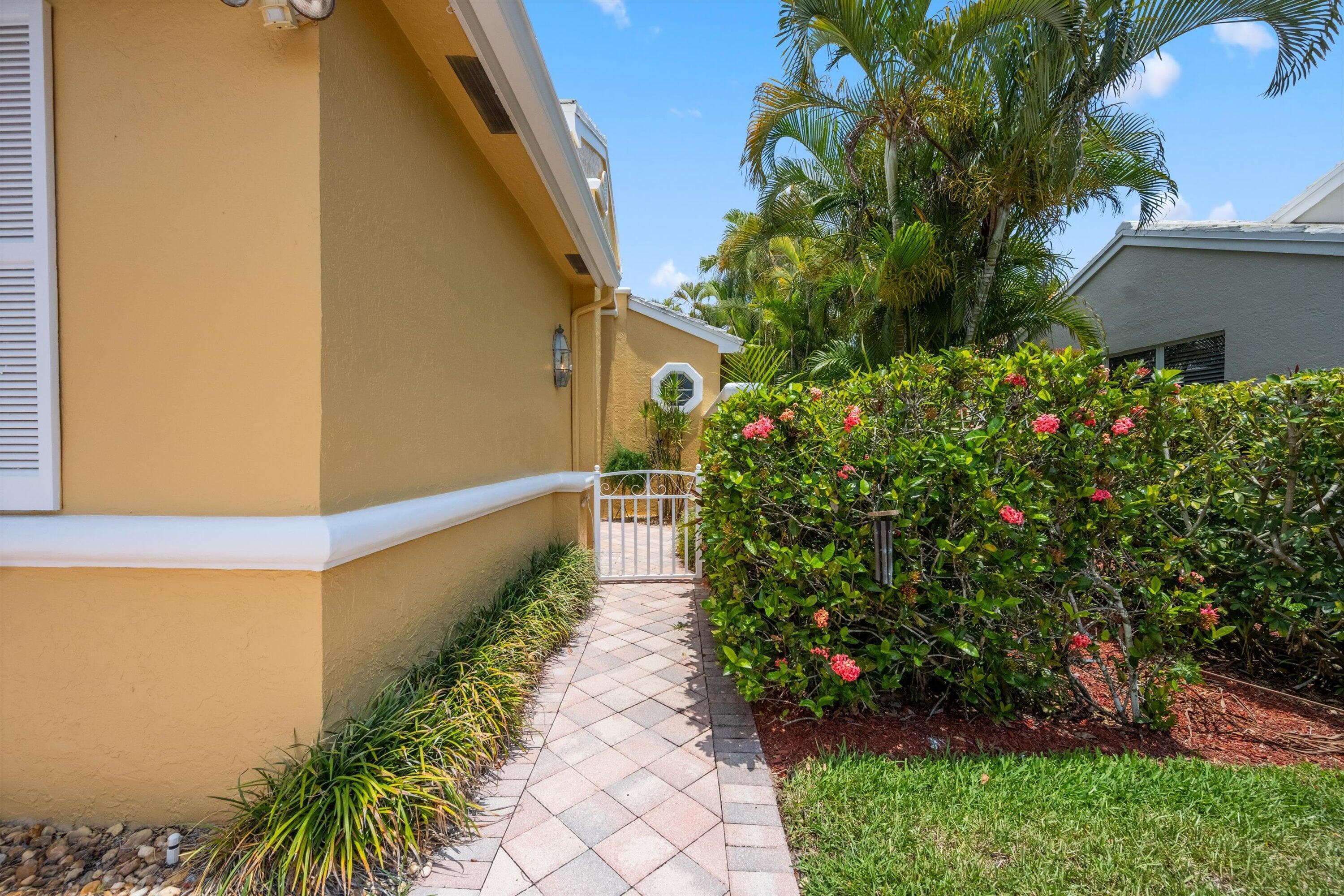4362 Kensington Park Way, Lake Worth, FL 33449 — photo 3 of 57