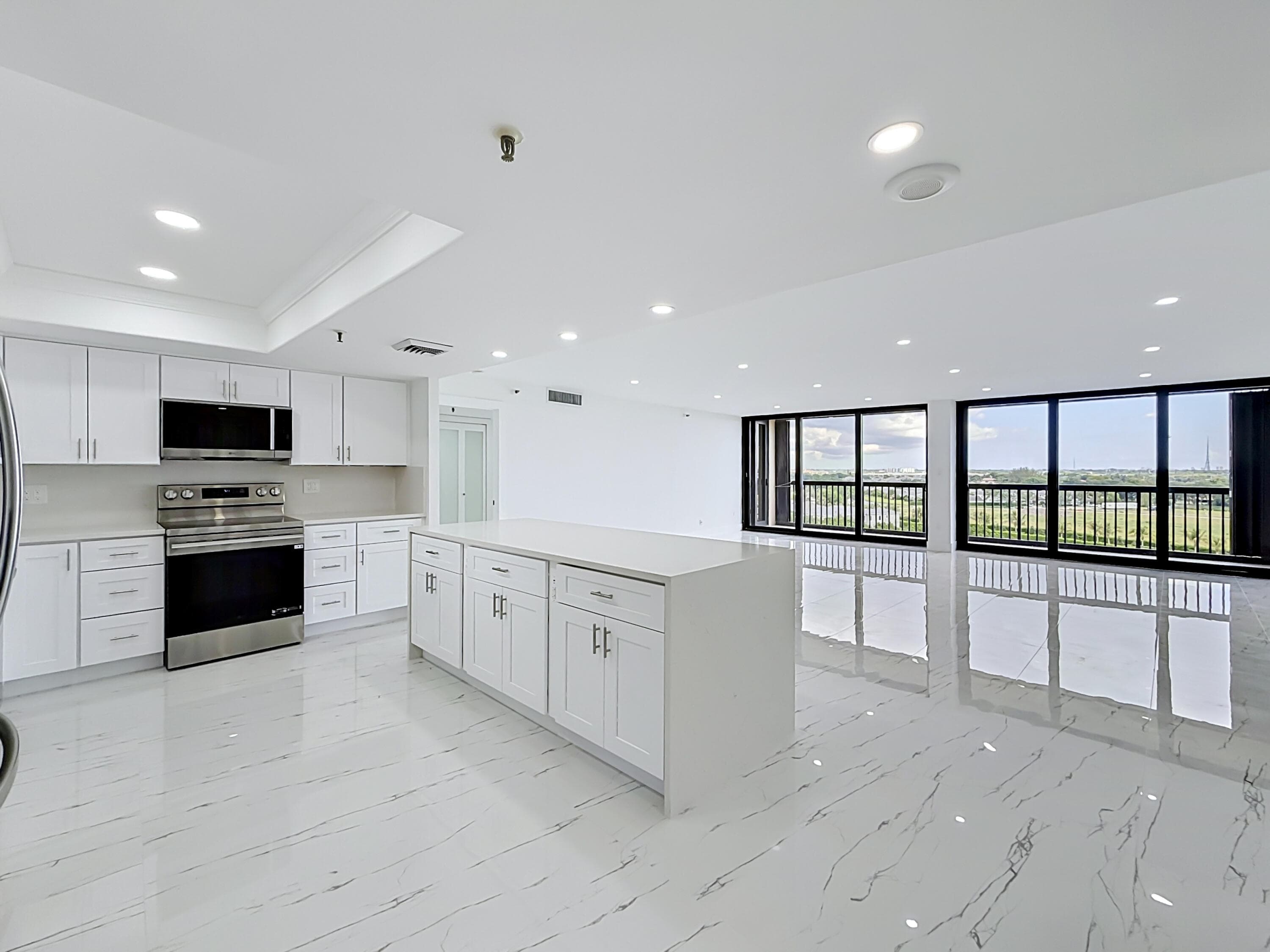 2480 Presidential Way 902, West Palm Beach, FL 33401 — photo 5 of 45