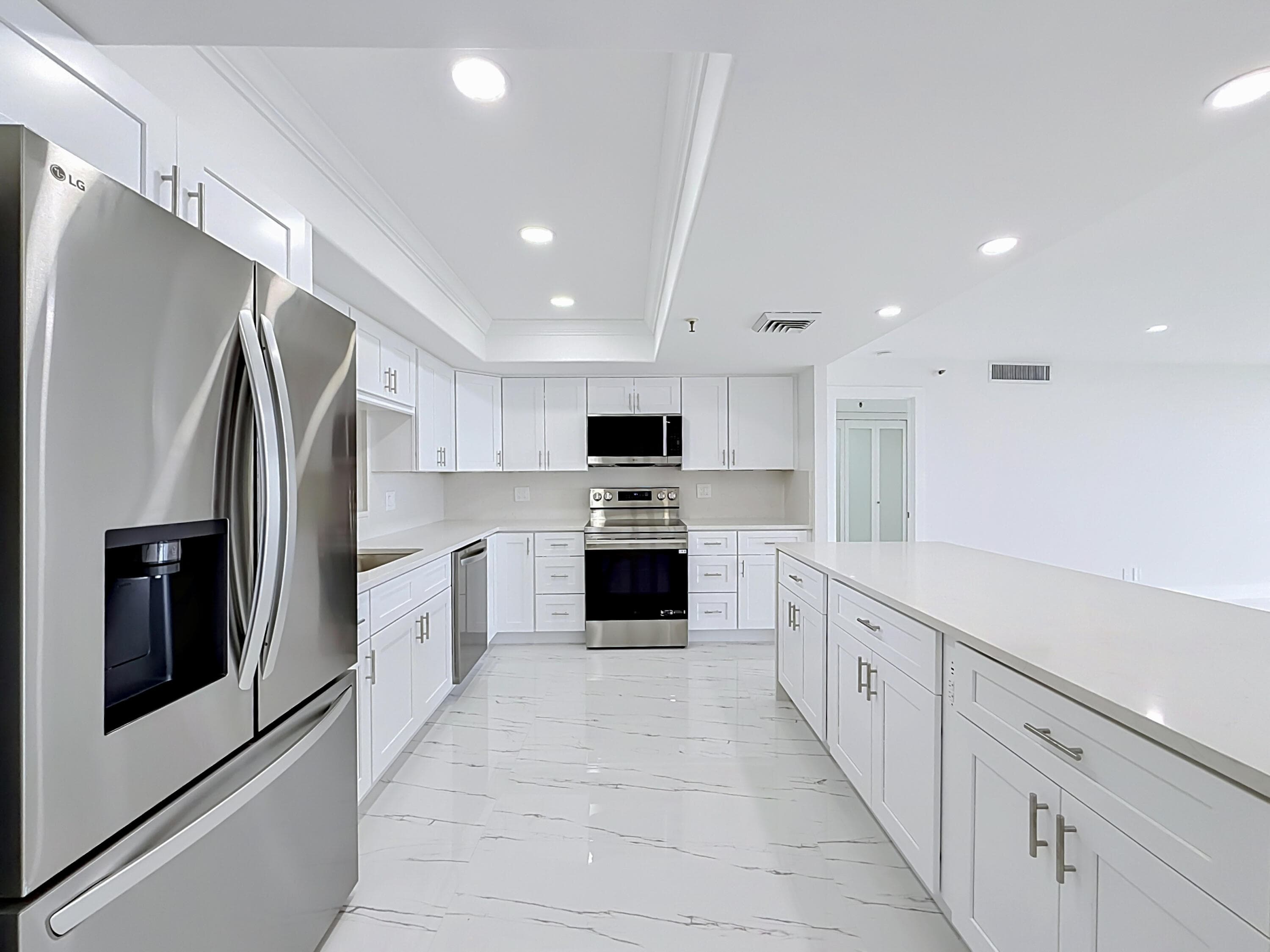 2480 Presidential Way 902, West Palm Beach, FL 33401 — photo 9 of 45
