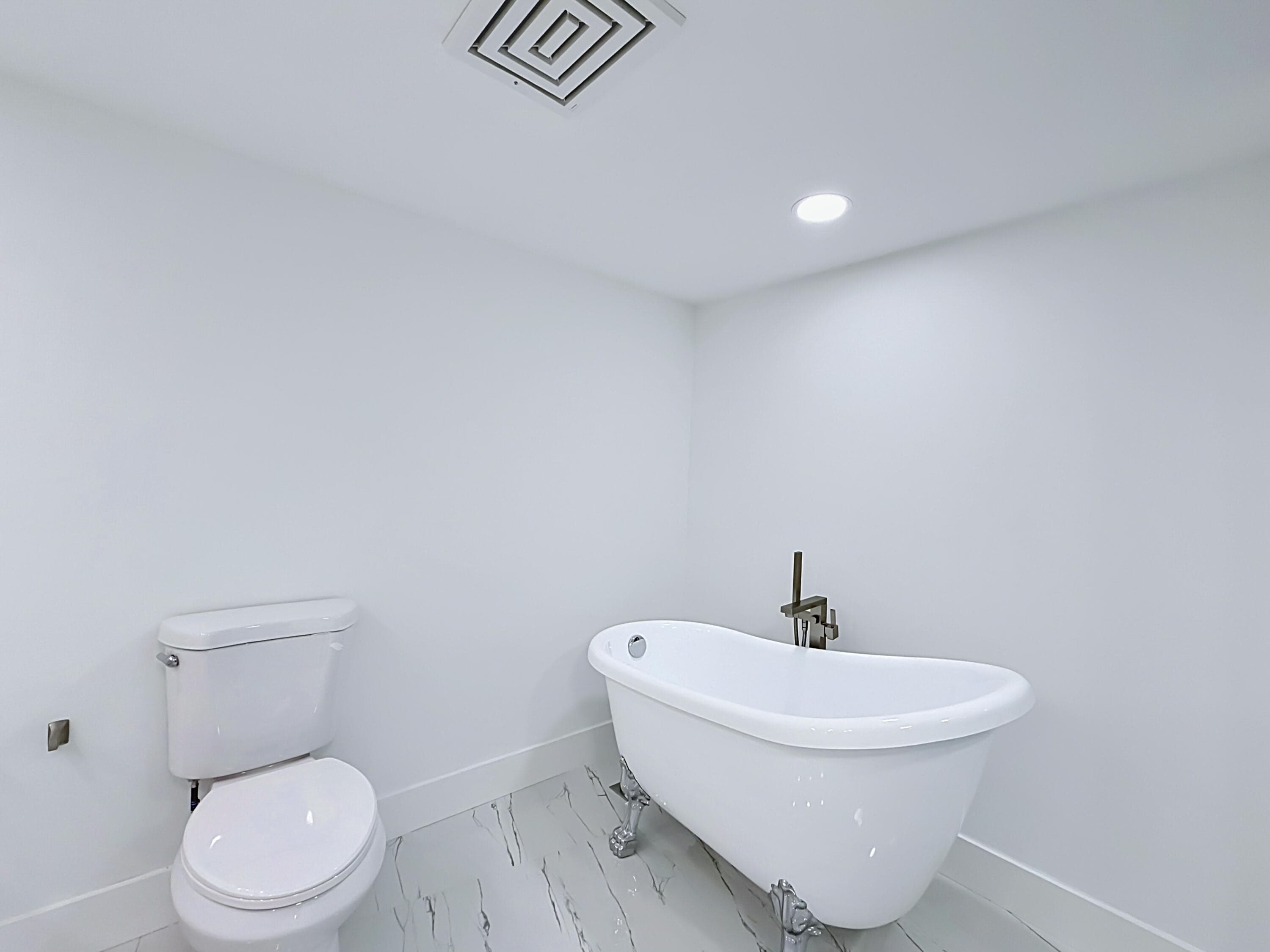 2480 Presidential Way 902, West Palm Beach, FL 33401 — photo 24 of 45