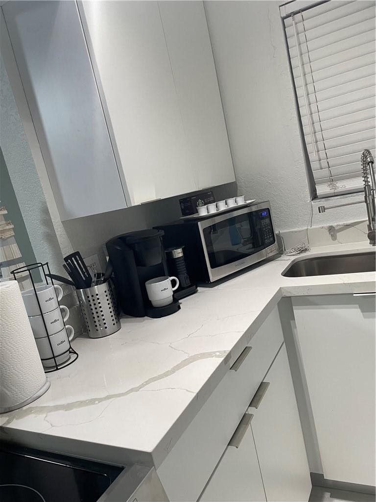 17 NE 9th Avenue 2, Fort Lauderdale, FL 33301 — photo 8 of 20