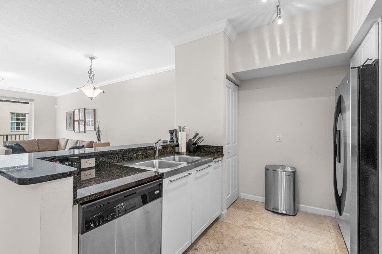 235 NE 1st Street 504, Delray Beach, FL 33444 — photo 5 of 19