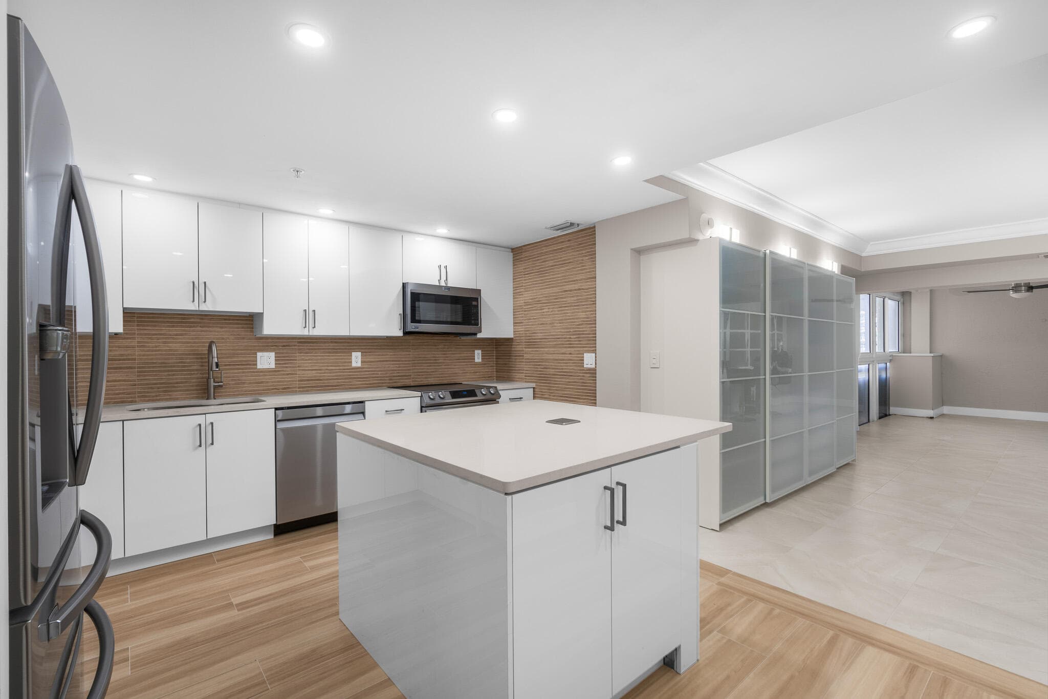 3200 NE 36th Street 619, Fort Lauderdale, FL 33308 — photo 17 of 47