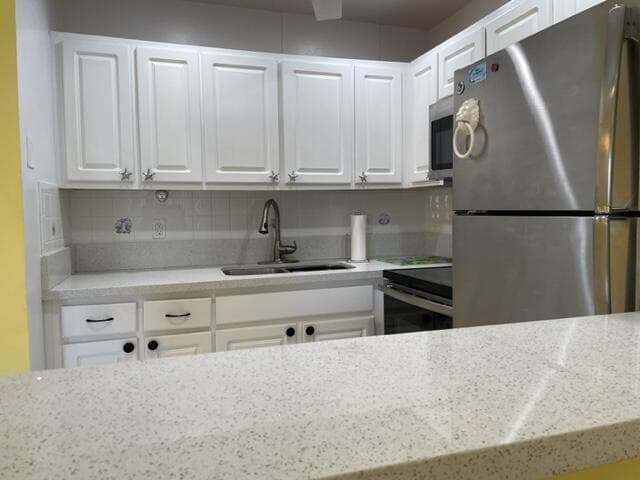 2960 Lake Osborne Drive 107, Lake Worth Beach, FL 33461 — photo 2 of 18