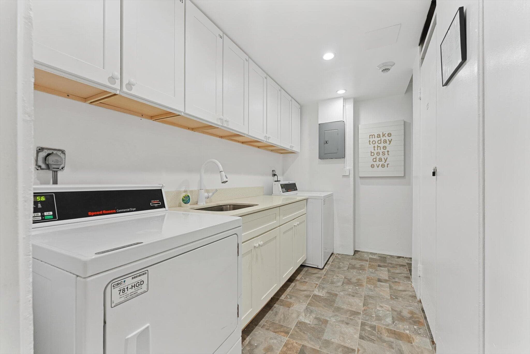1199 Hillsboro Mile, Pompano Beach, FL 33062 — photo 25 of 47