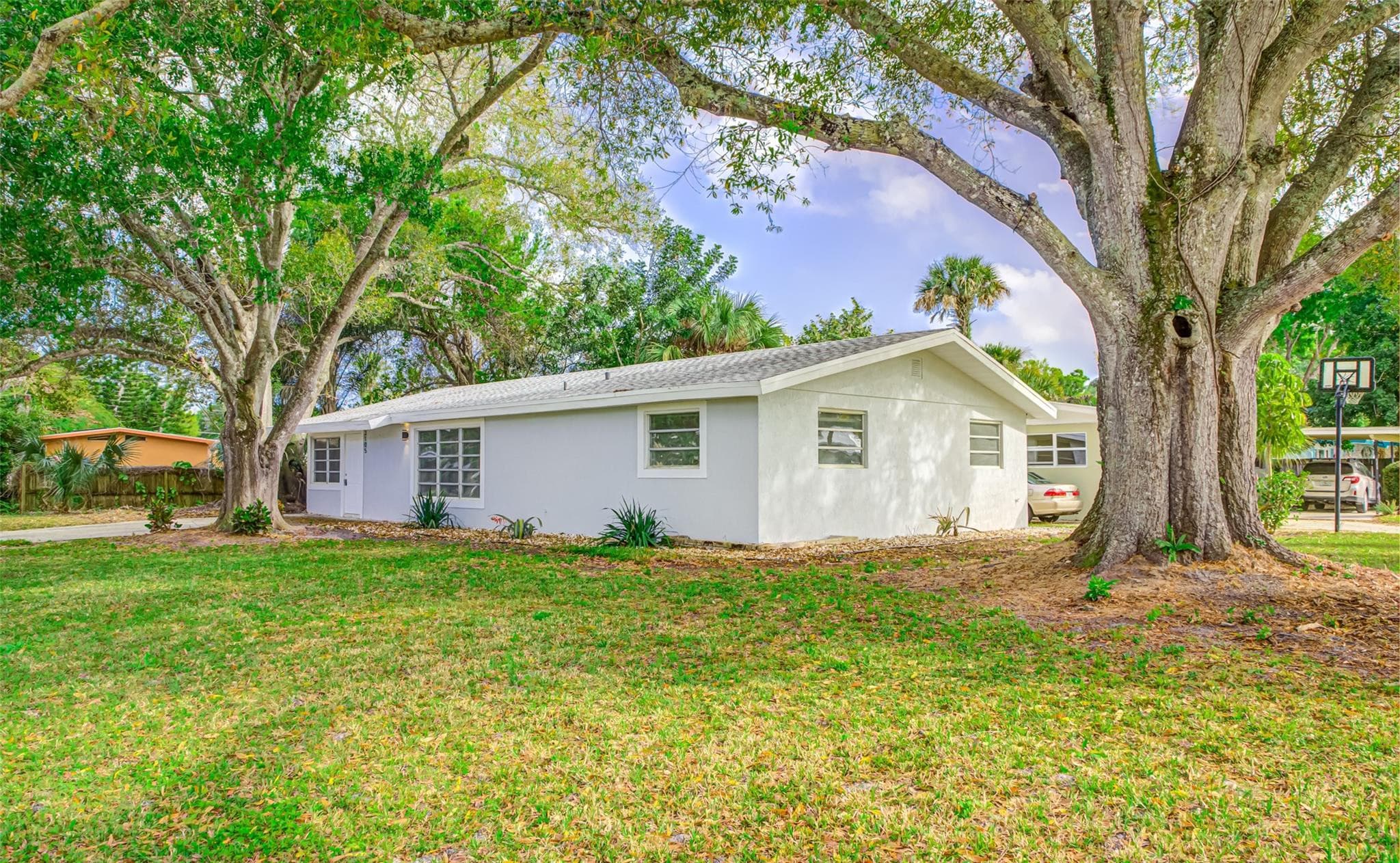 3105 18th Street, Vero Beach, FL 32960 — photo 4 of 34