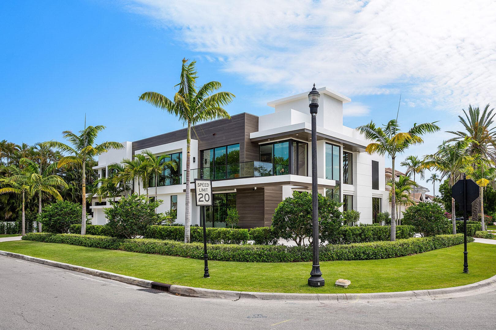 303 S Maya Palm Drive, Boca Raton, FL 33432 — photo 4 of 76