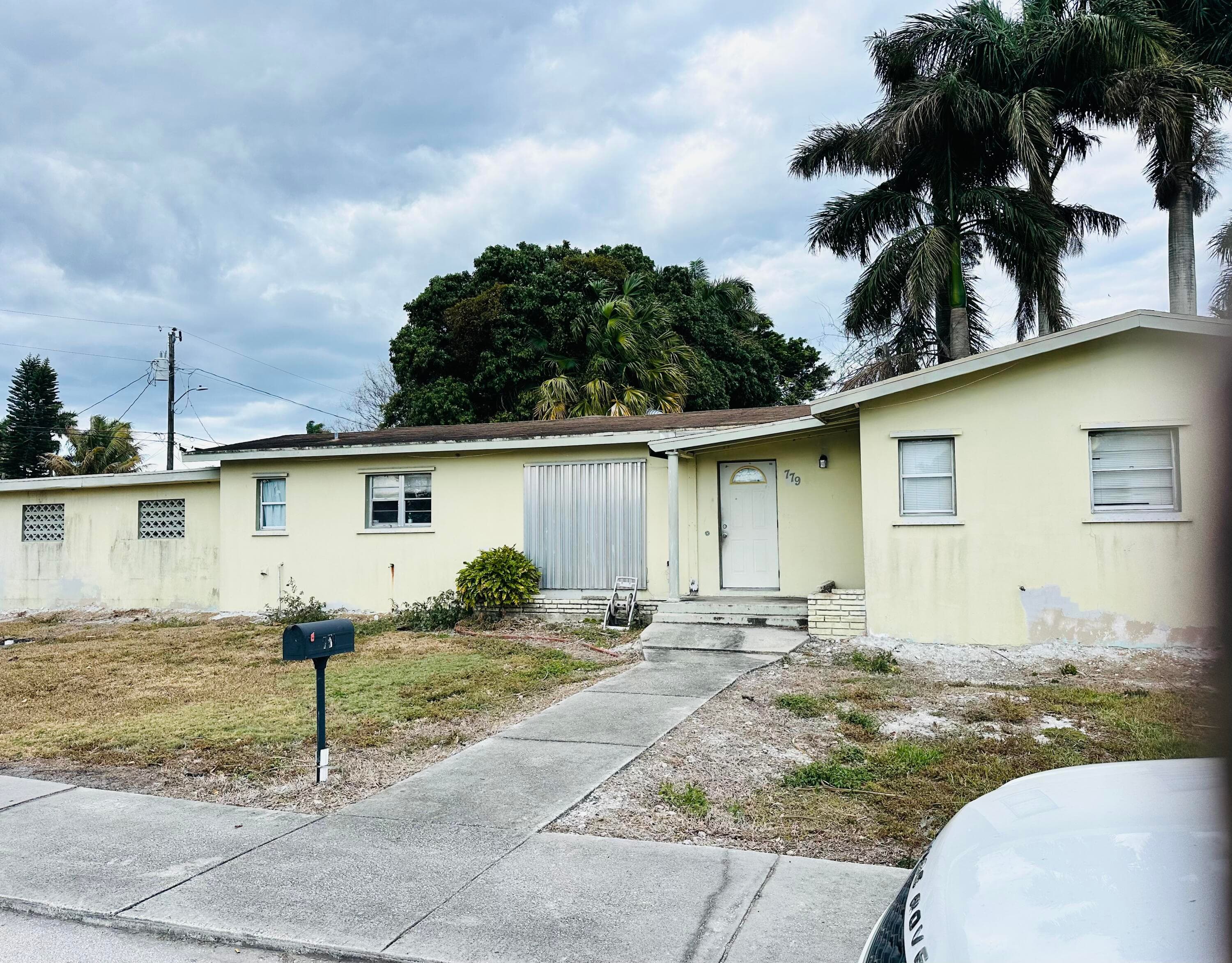 779 Barack Obama Boulevard, Pahokee, FL 33476 — photo