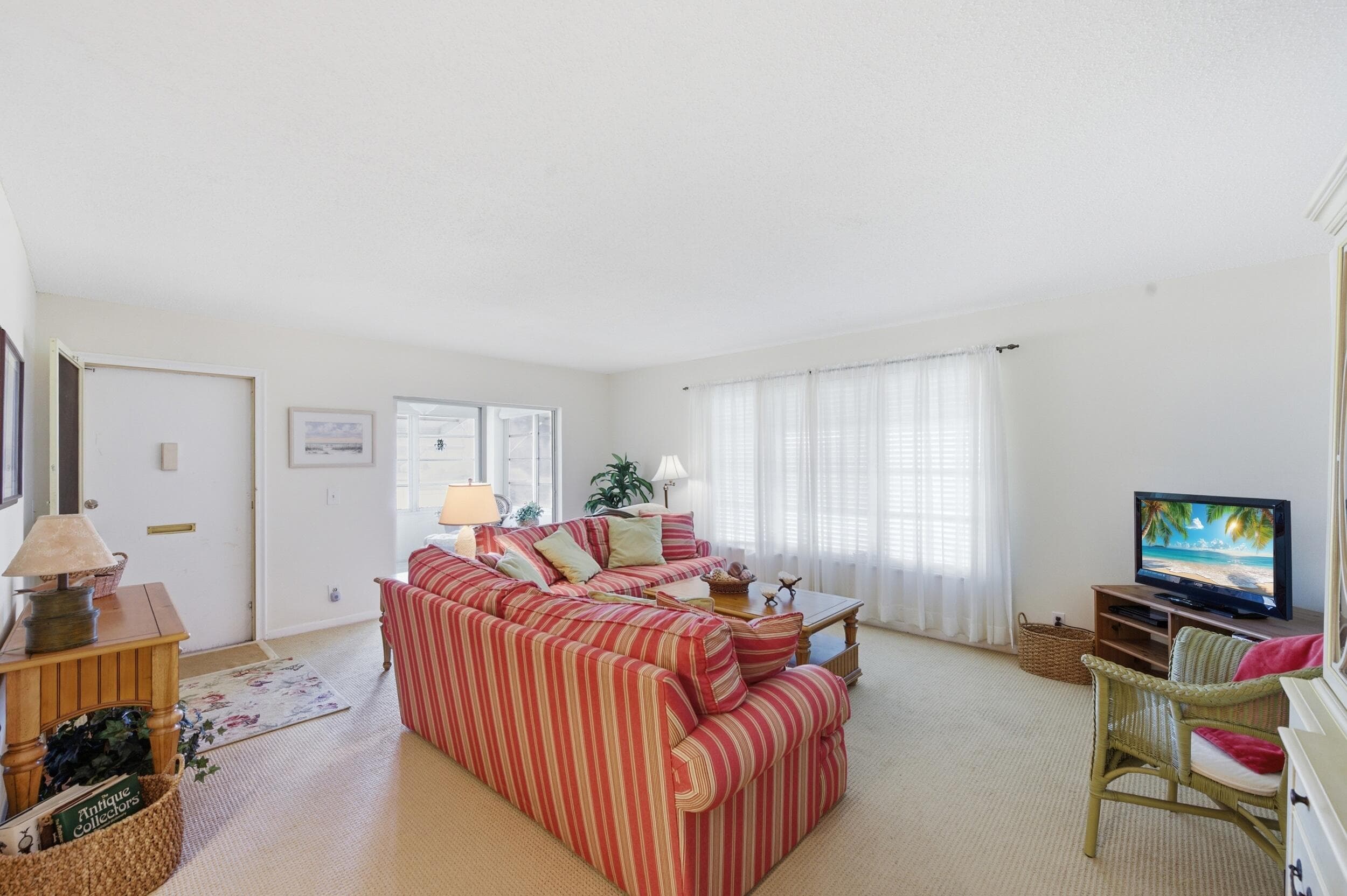 940 S Drive Terrace A, Delray Beach, FL 33445 — photo 10 of 26