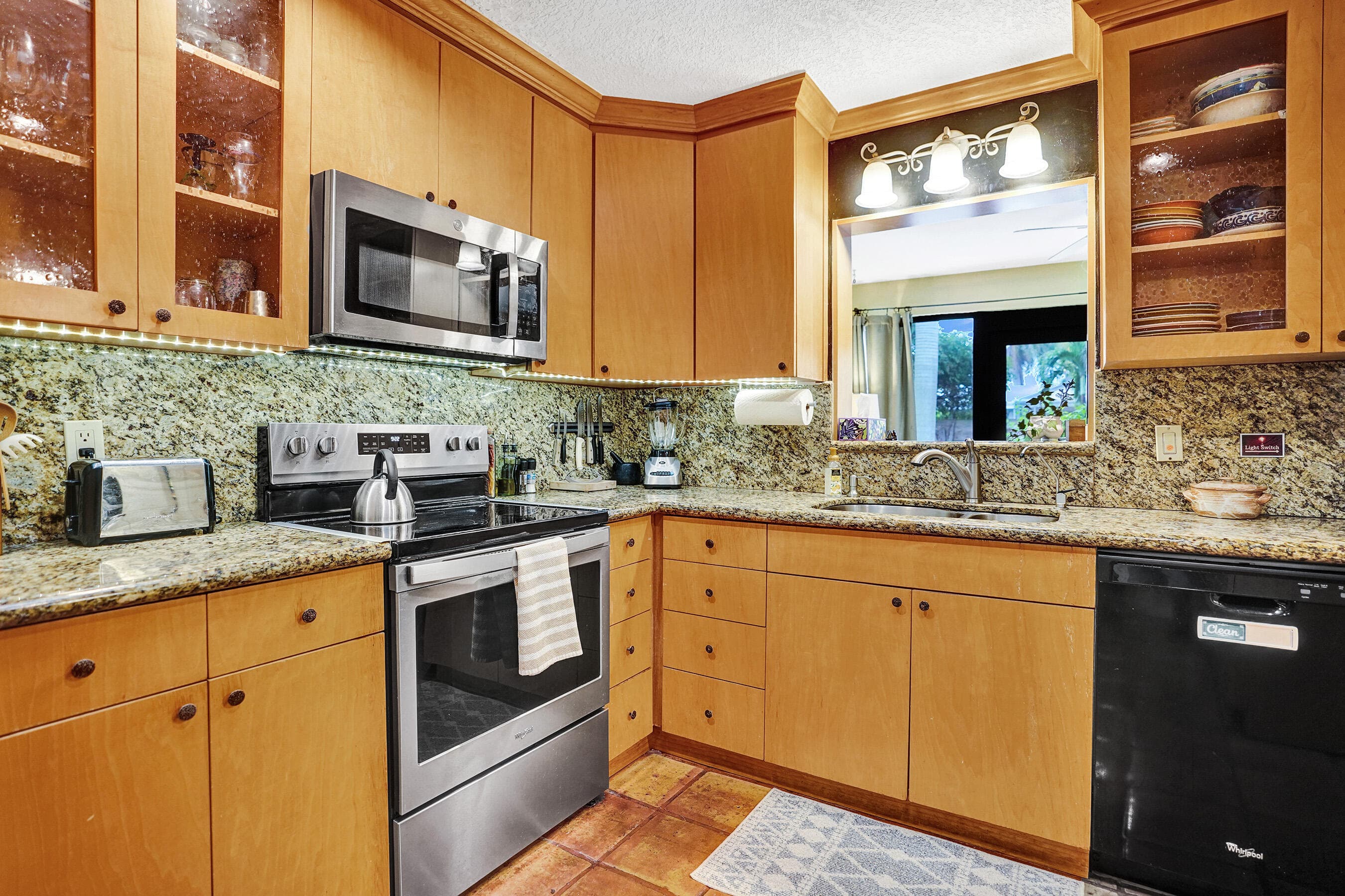 420 NE 36th Street, Boca Raton, FL 33431 — photo 14 of 42